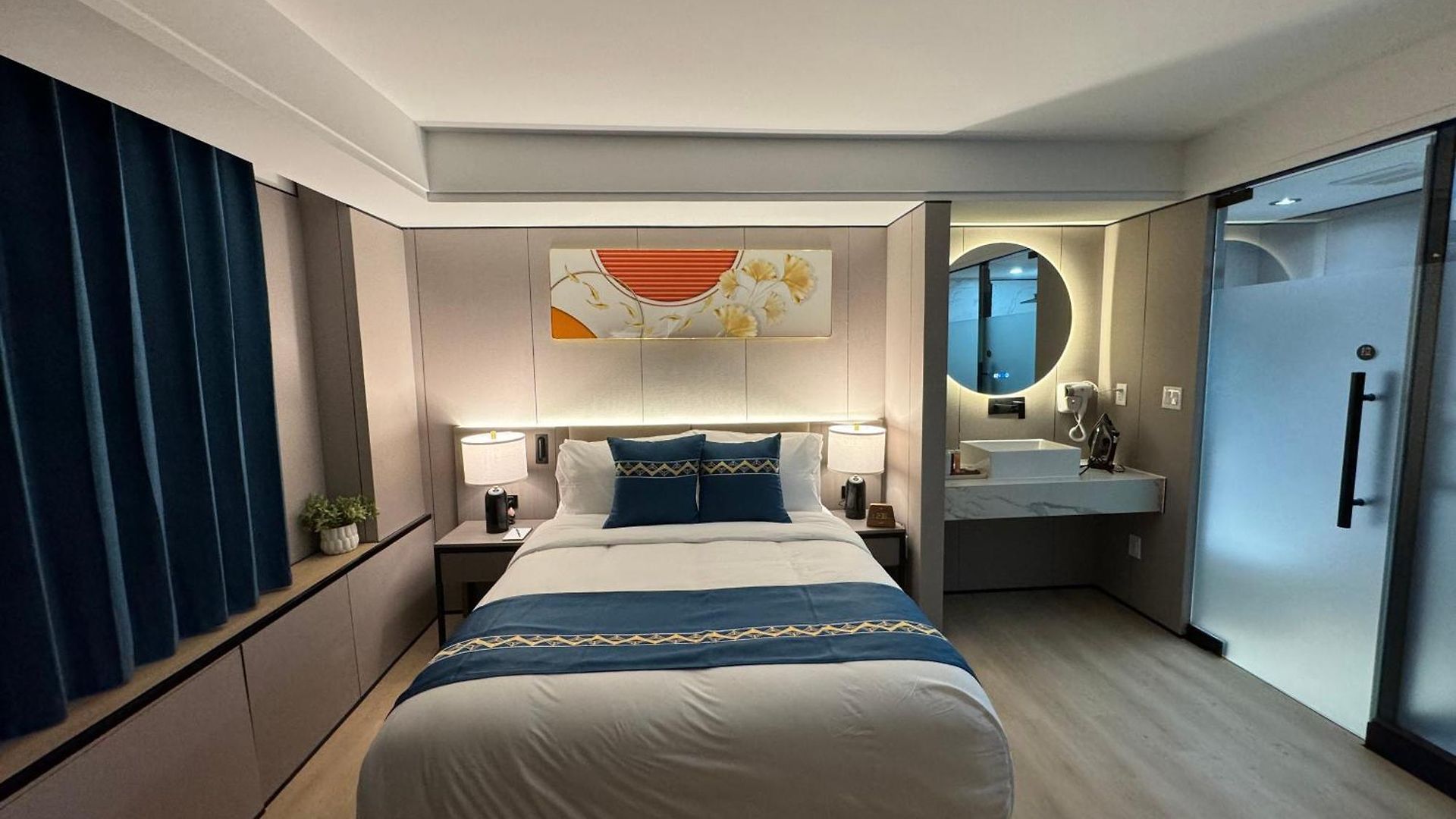 Ly Hotel