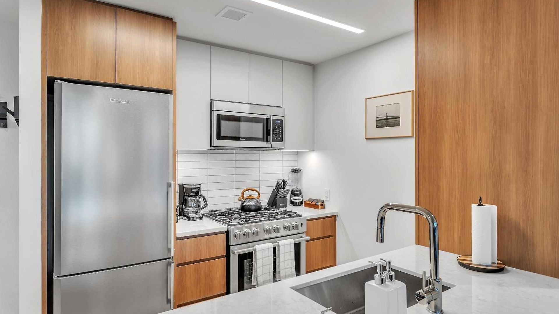Prime Nyc Waterfront Gem *