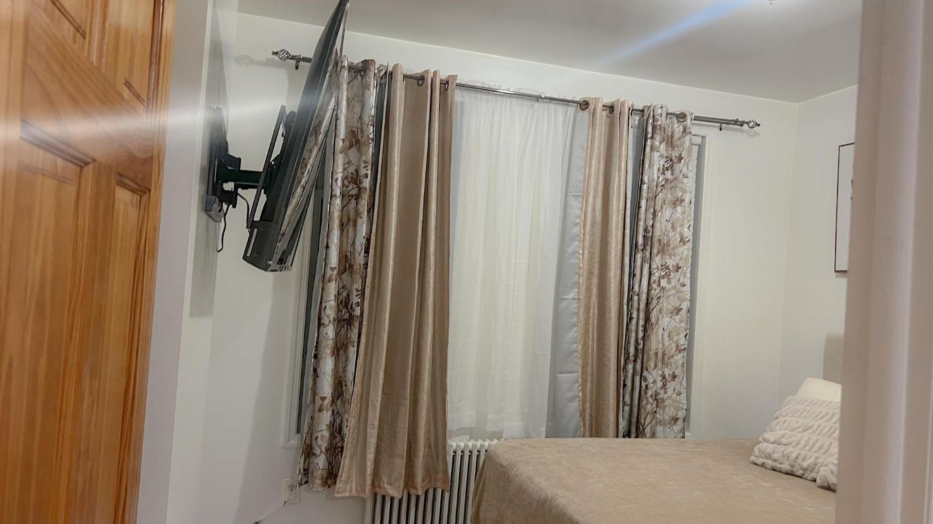 2 Bedroom Bliss In College Point *