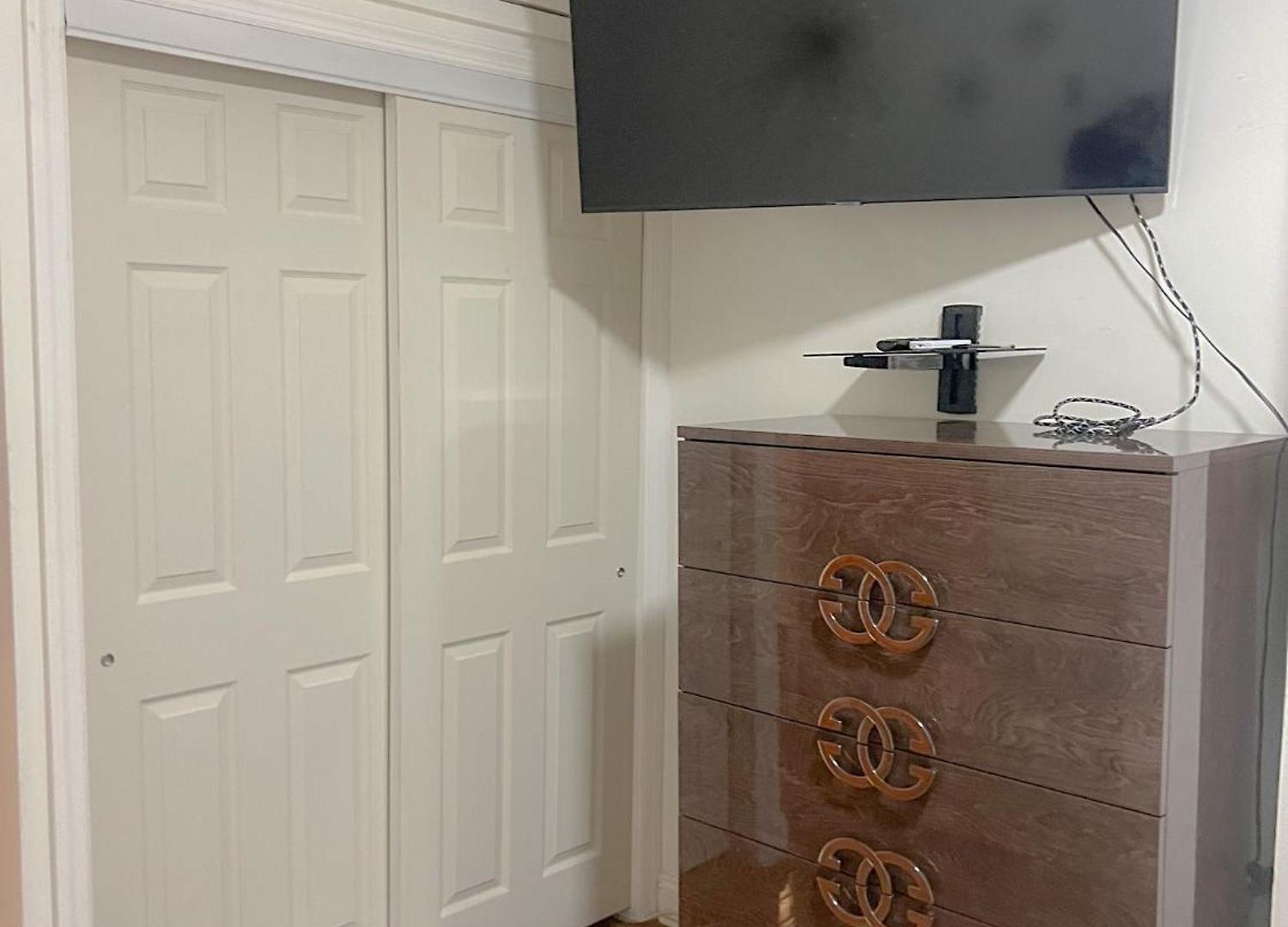 2 Bedroom Bliss In College Point *