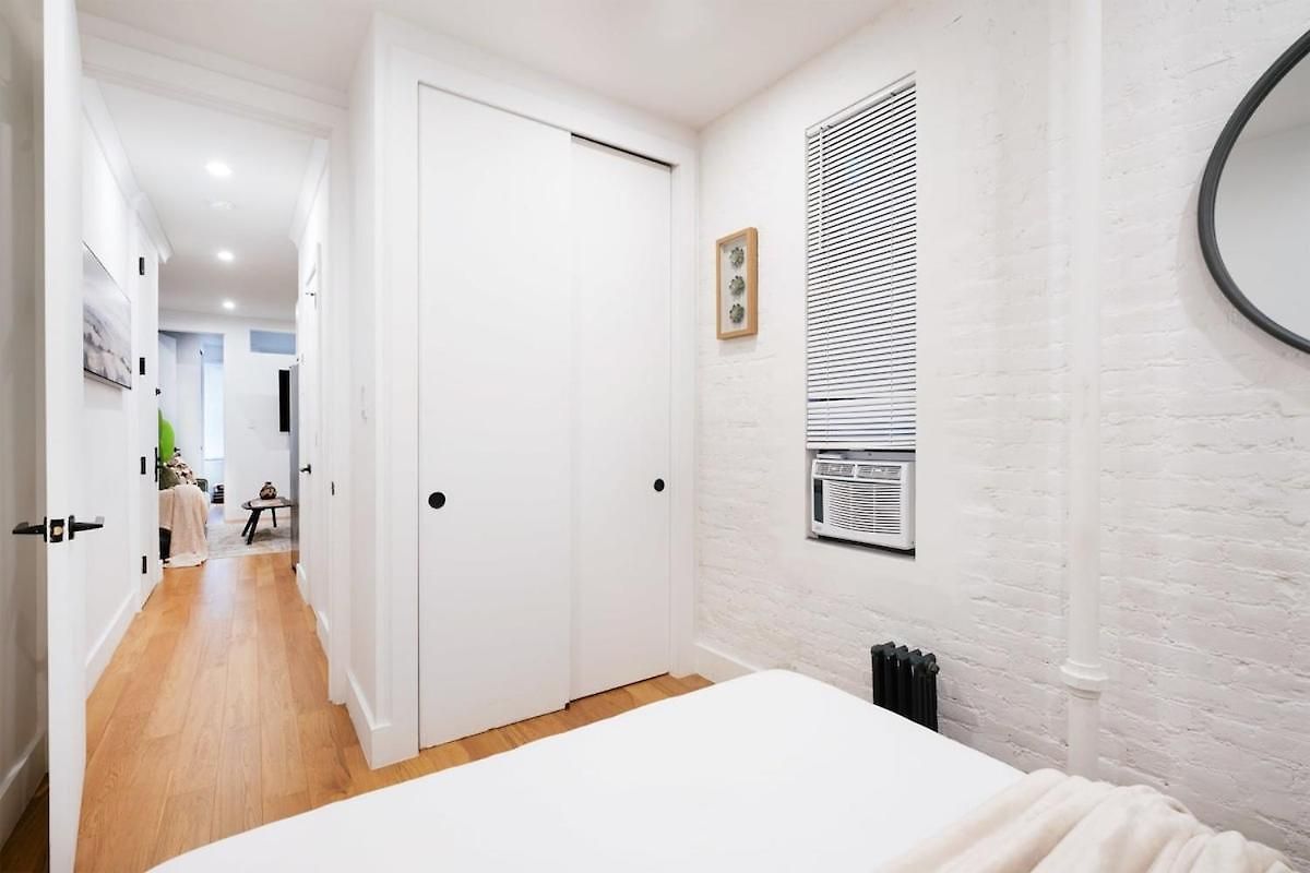 Apartment 1288-3rs New Renovated 2 Bedrooms *