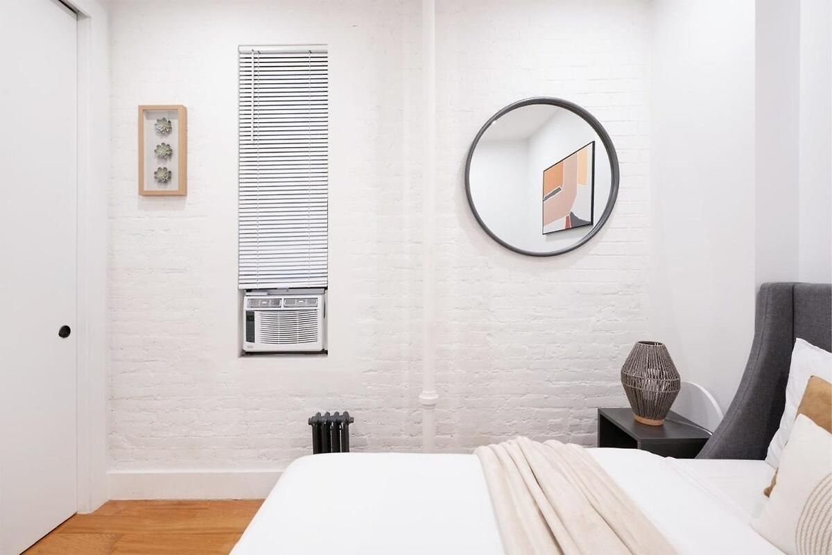 1288-3rs New Renovated 2 Bedrooms Apartment