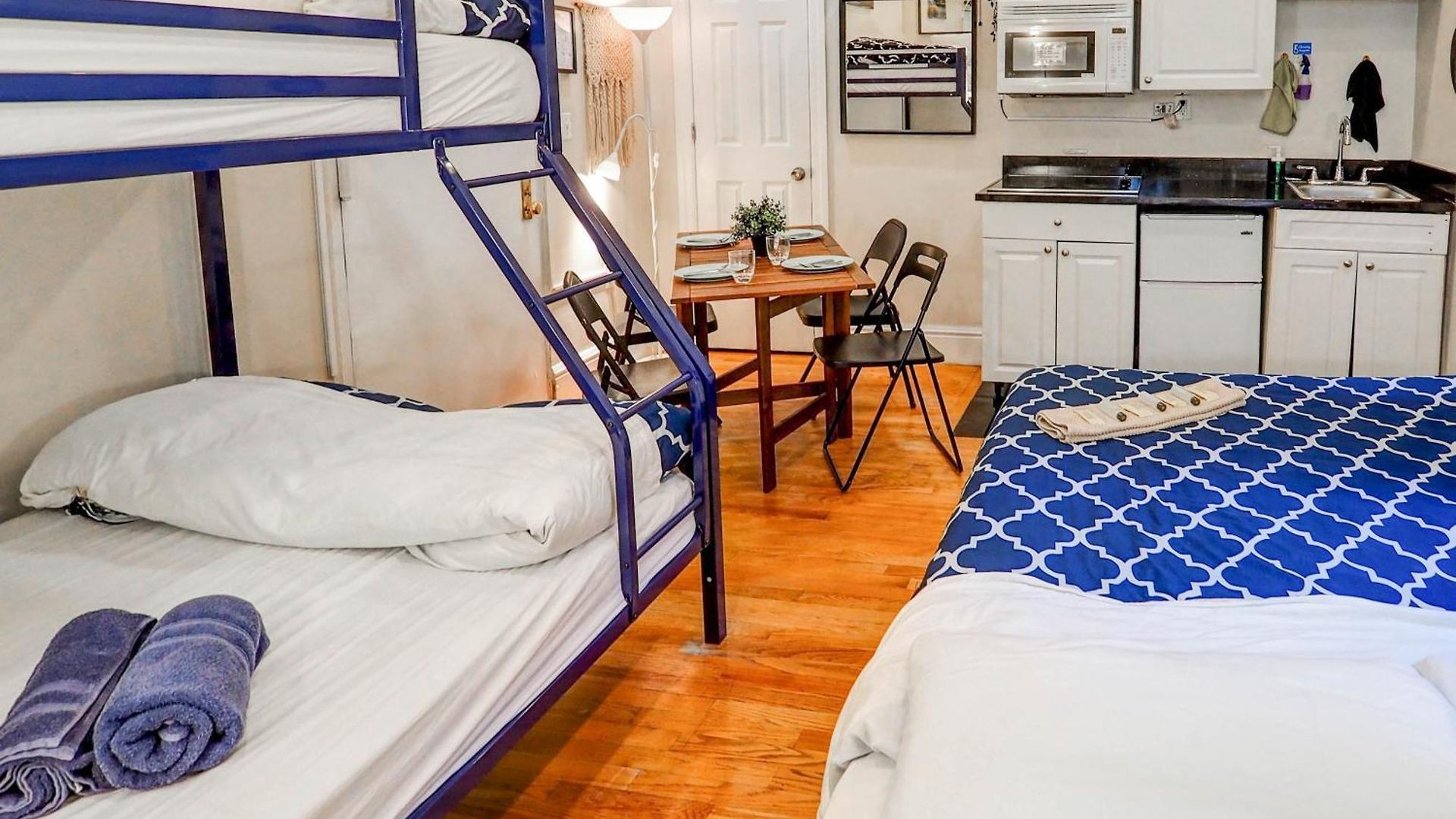 Empire Broadway Retreats Apartment