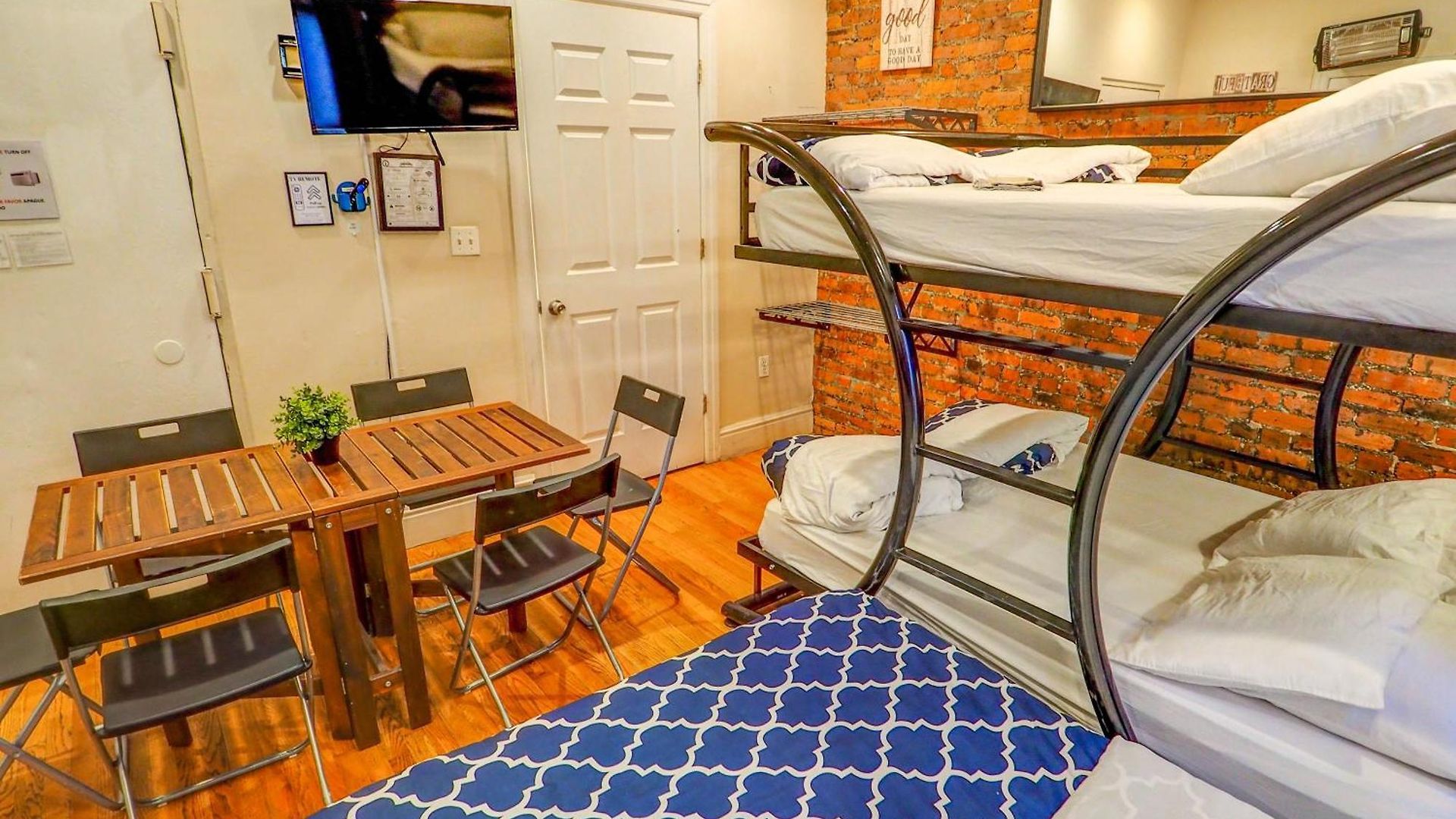 Apartment Empire Broadway Retreats