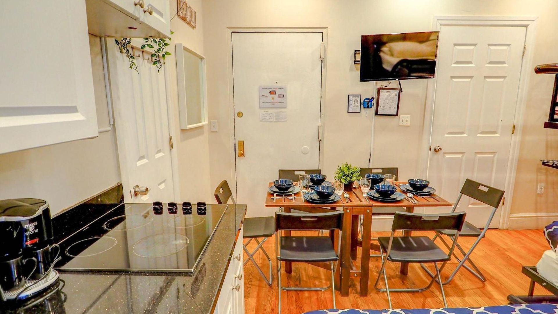 Apartment Empire Broadway Retreats