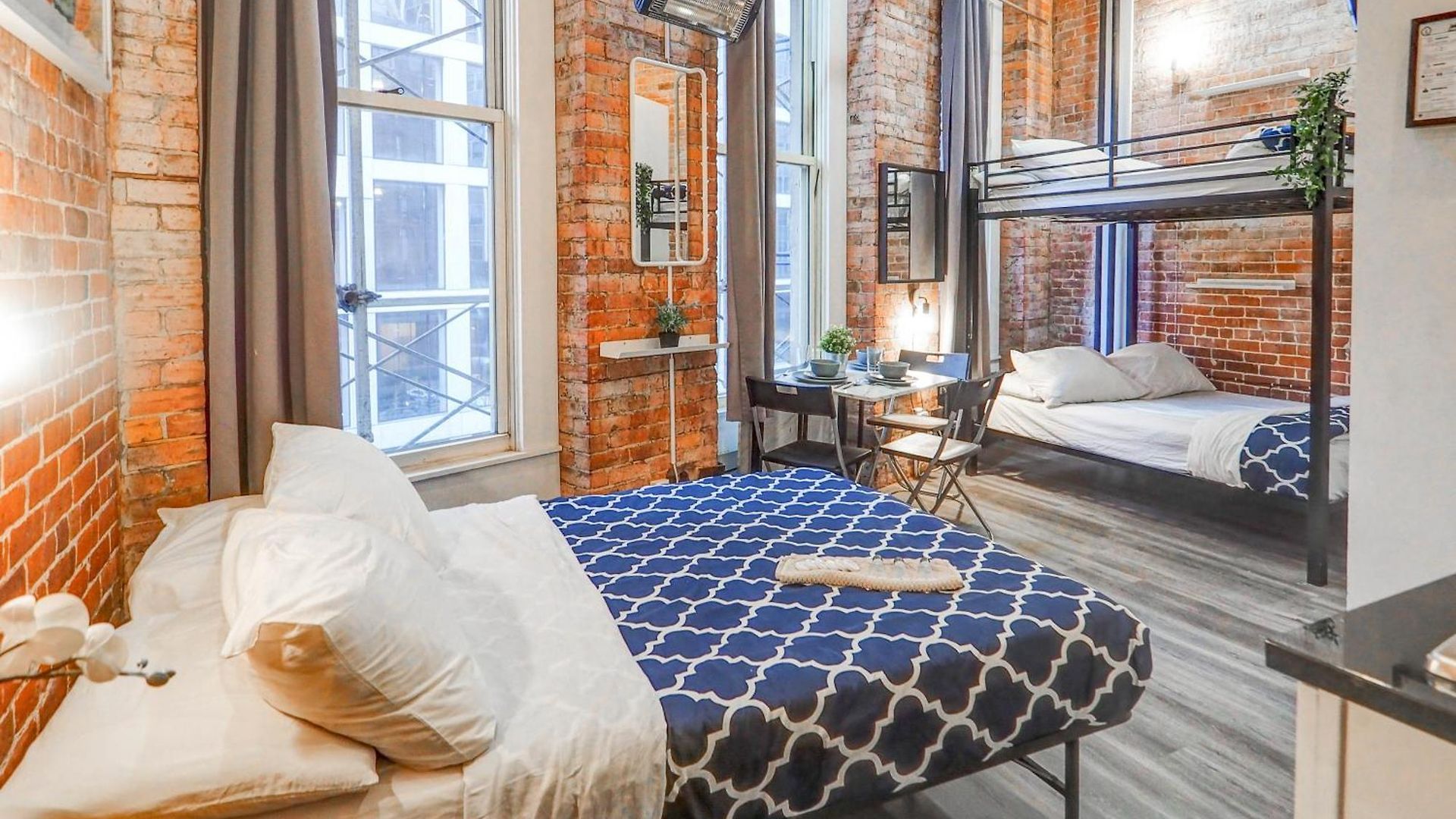Empire Broadway Retreats *