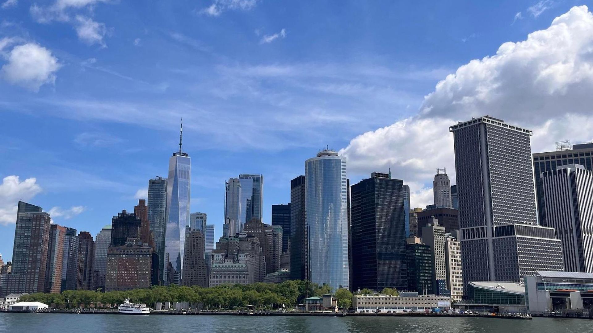 Apartment 2 Bedrooms Lr Kit Bath And Backyard 2 Stops To Manhattan New York