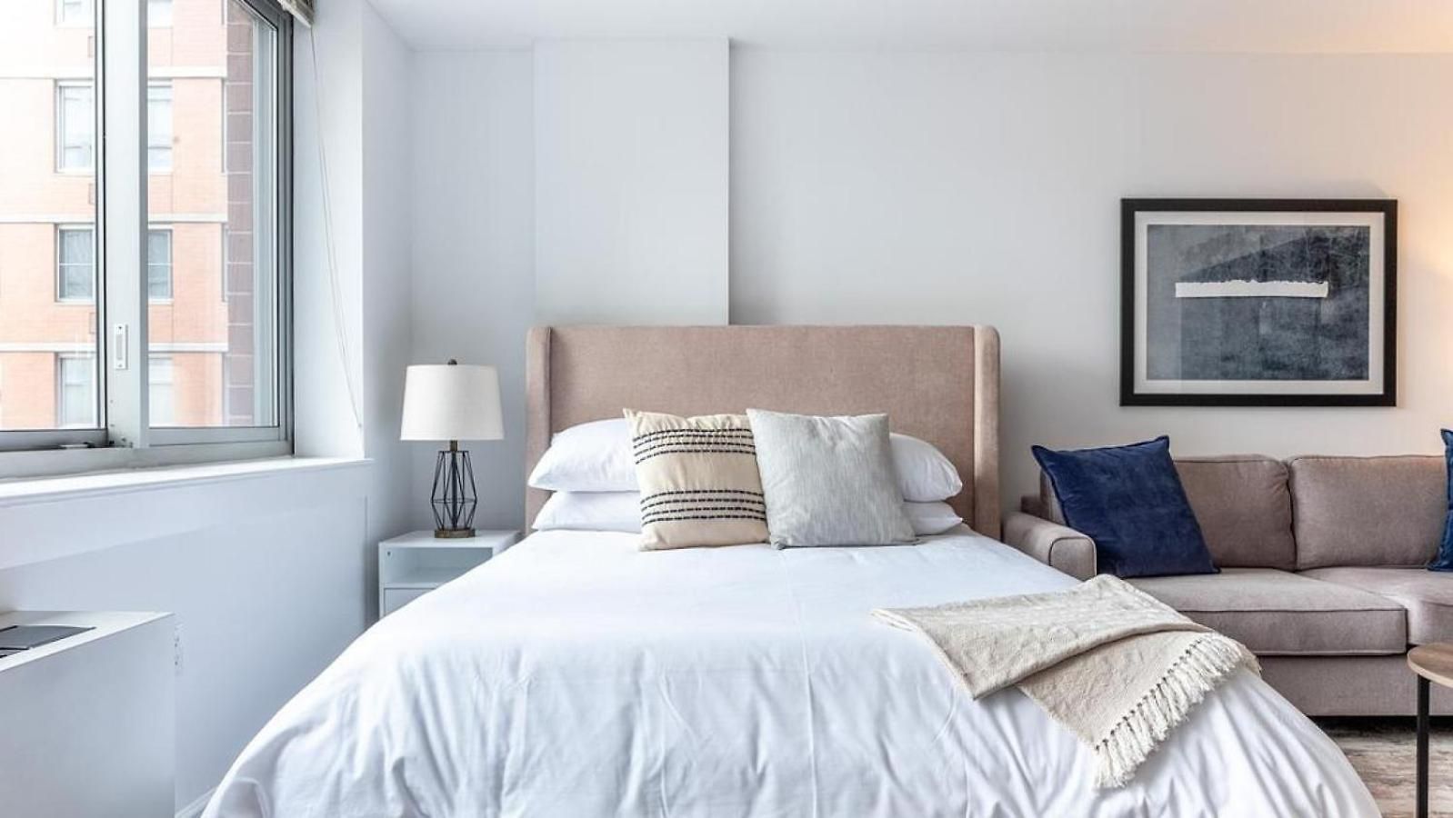 Landing - Modern With Amazing Amenities Apartment