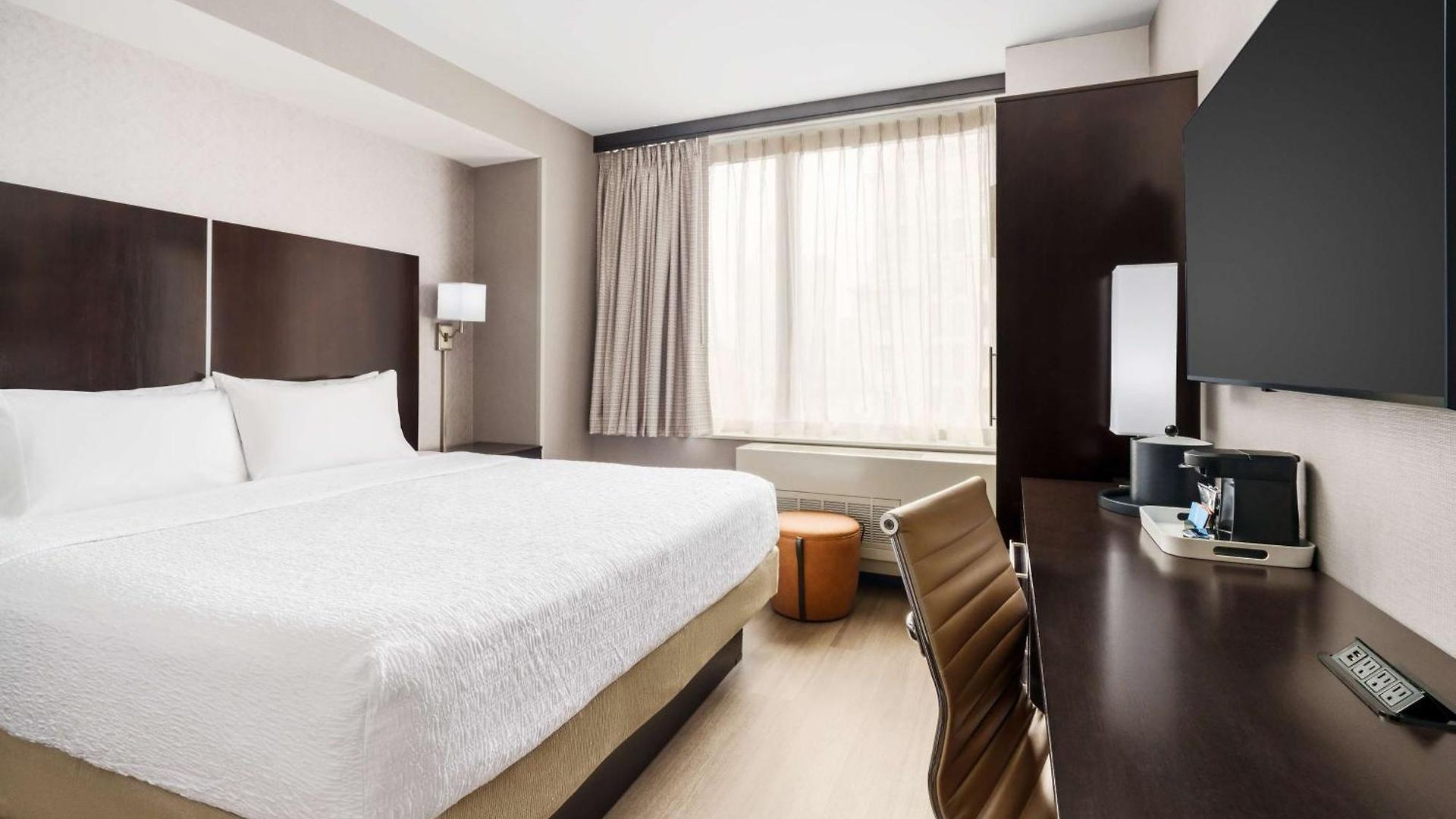 Hampton Times Square Hotel 3*
