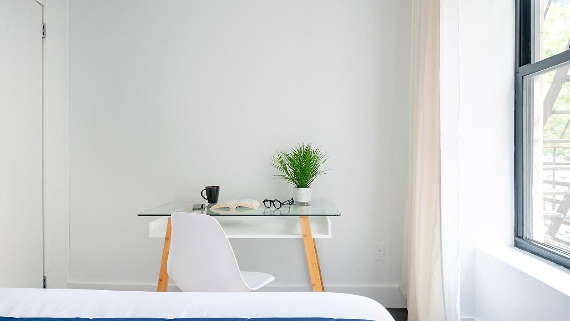 444-2c Newly Renovated 1br In Hell's Kitchen New York