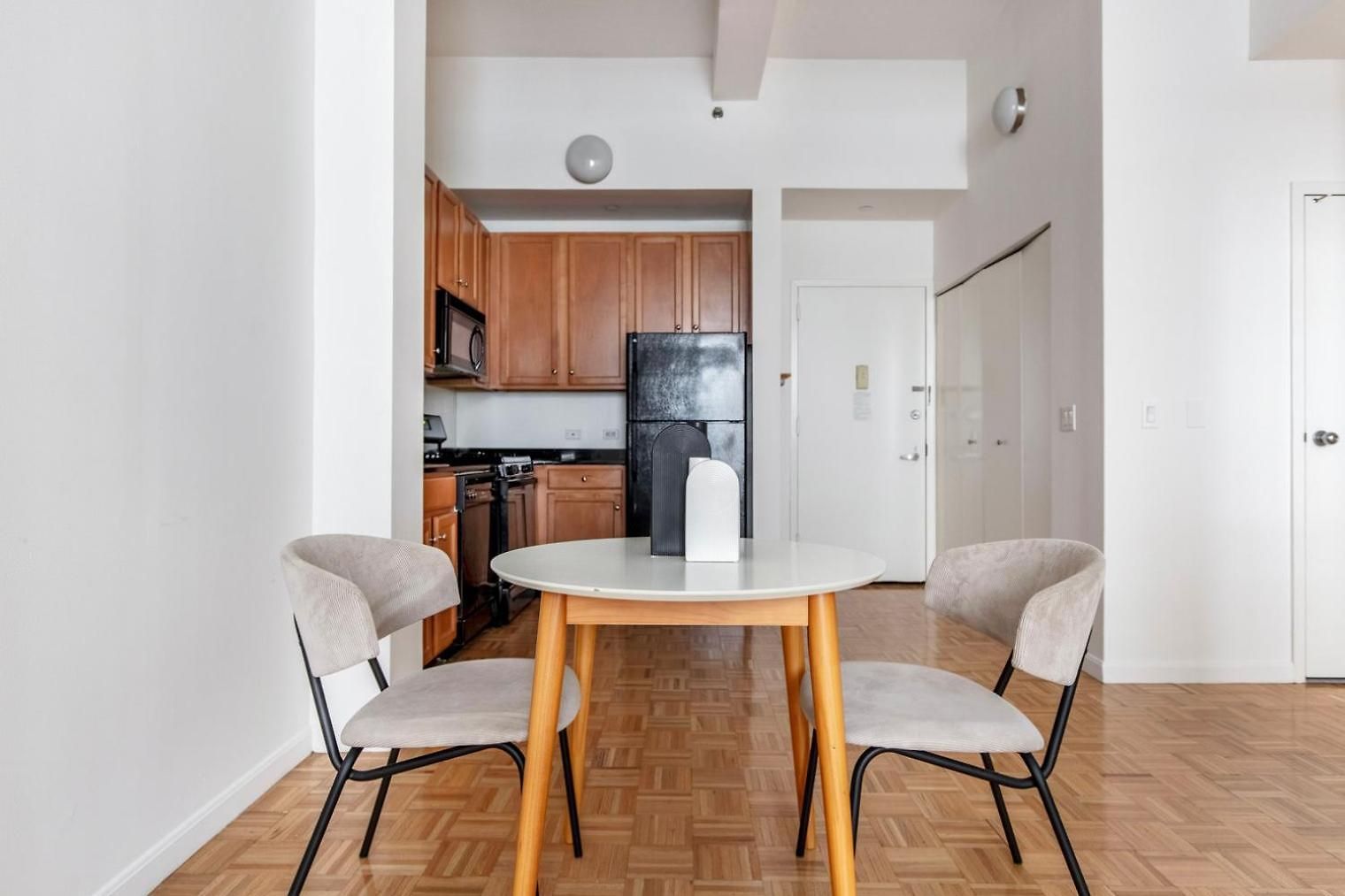 Fidi 1br W Doorman Wd Nr South St Seaport Nyc-1306 * New York