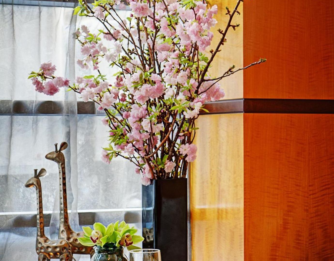 Hotel Giraffe By Library Collection 4*