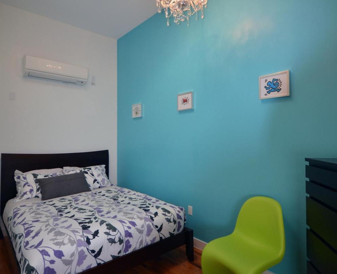 Hostel Q4 And