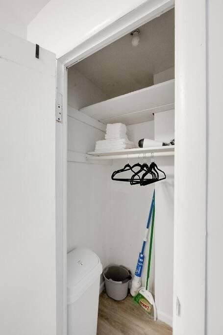 Apartment Bay Ridge Luxe: Stylish & Comfortable