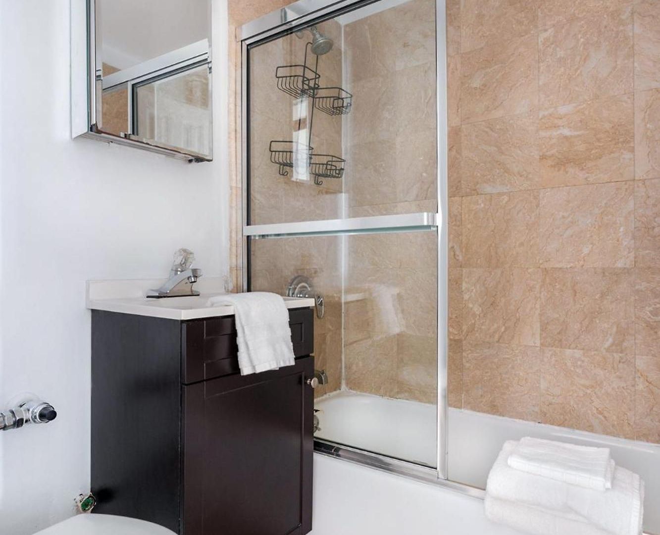 350-1a Gramercy New 1br Sleeps4 Newly Furnished Apartment