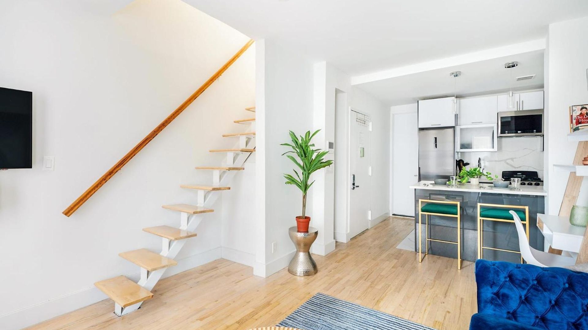 1597-phn Ph Duplex -private Outdoor Deck W D Apartment *