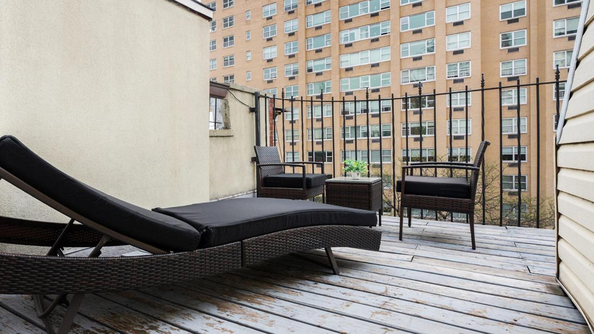 Apartment 1597-phn Ph Duplex -private Outdoor Deck W D