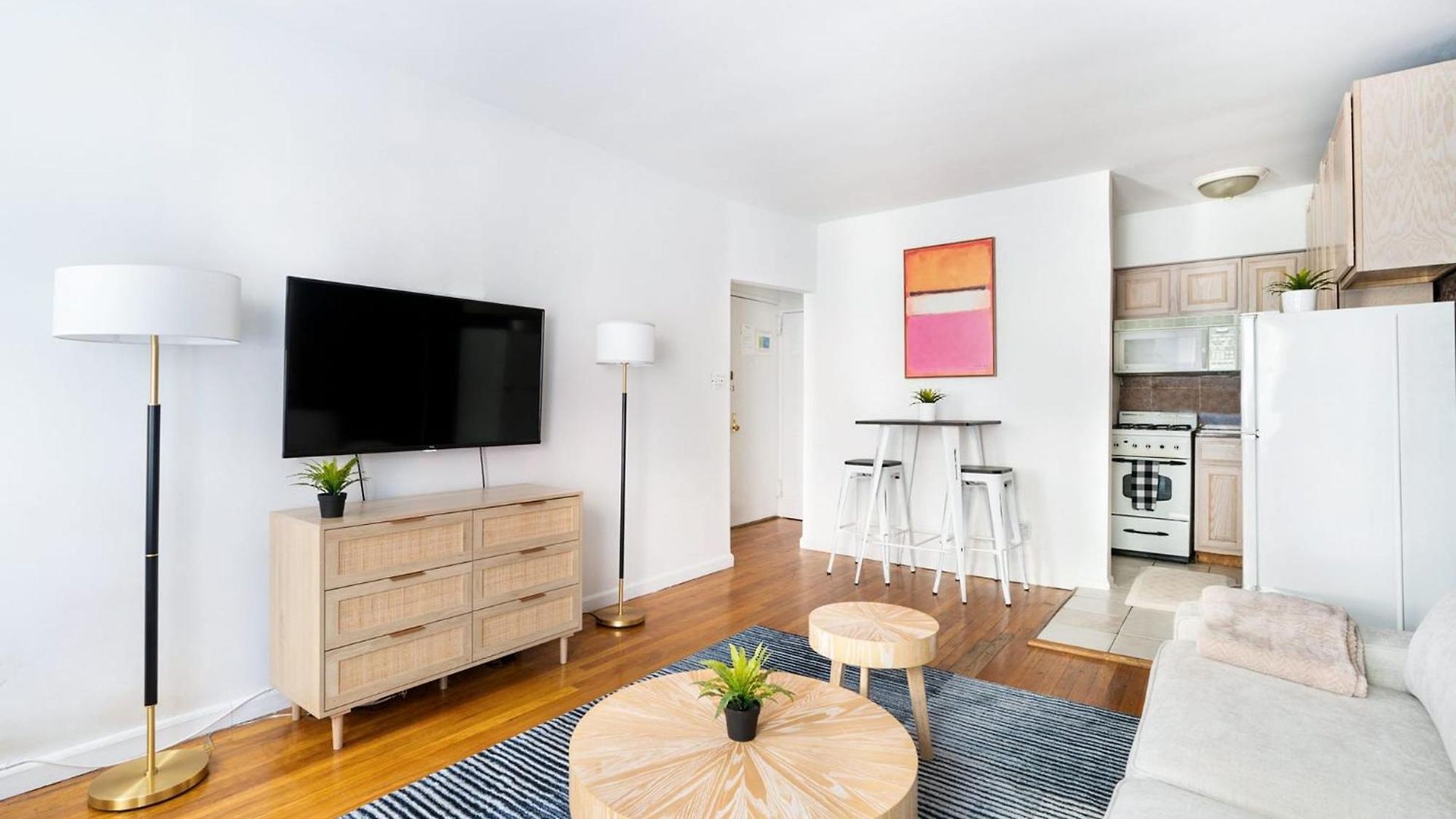 350-1a Gramercy New 1br Sleeps4 Newly Furnished