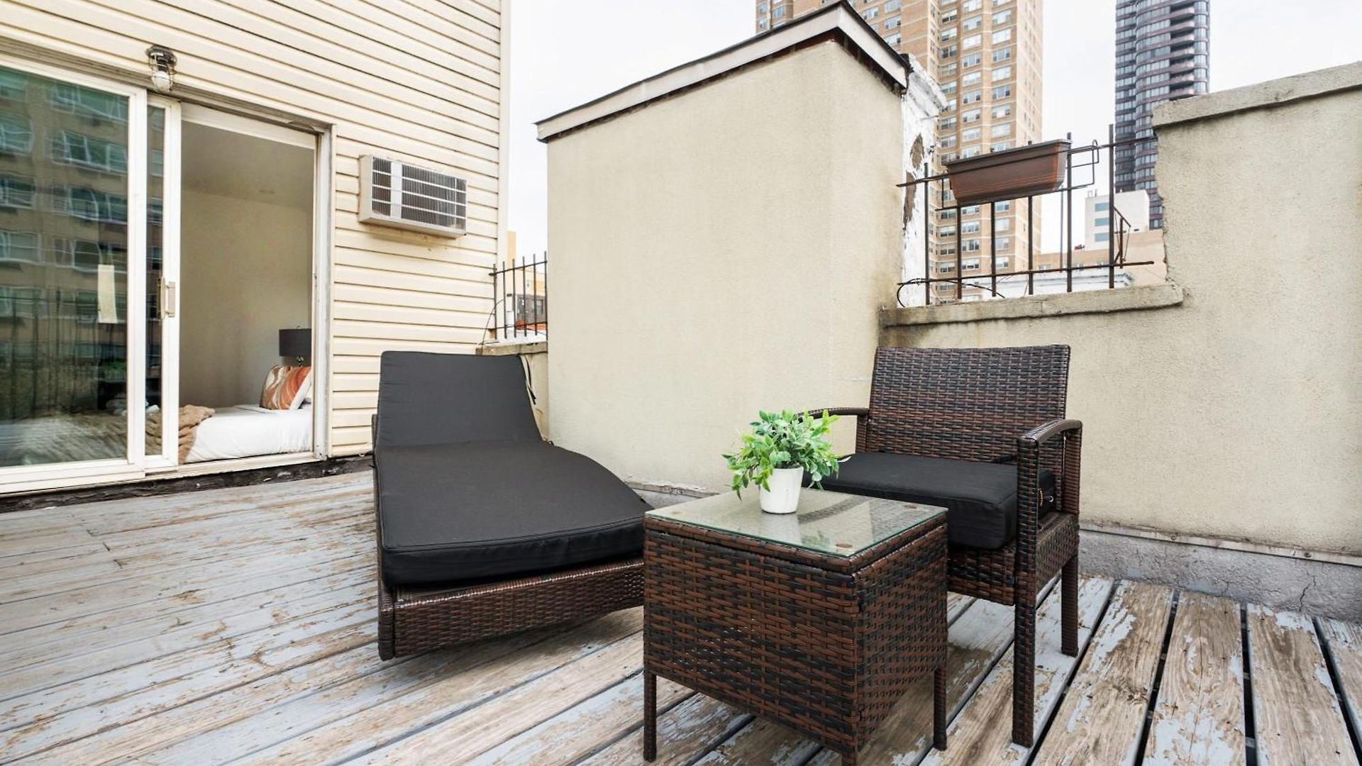 1597-phn Ph Duplex -private Outdoor Deck W D Apartment