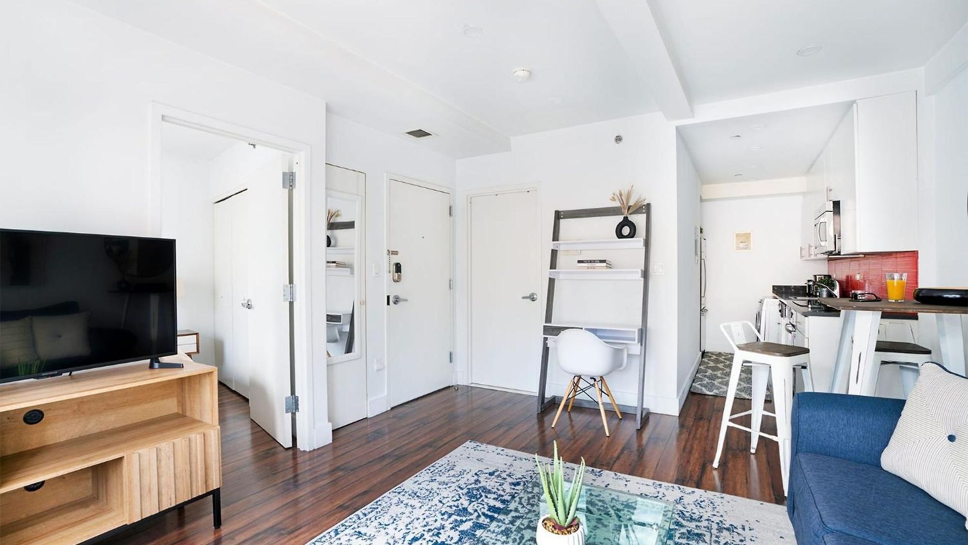 809-3a 1br Columbus Circle Elevator W D Apartment