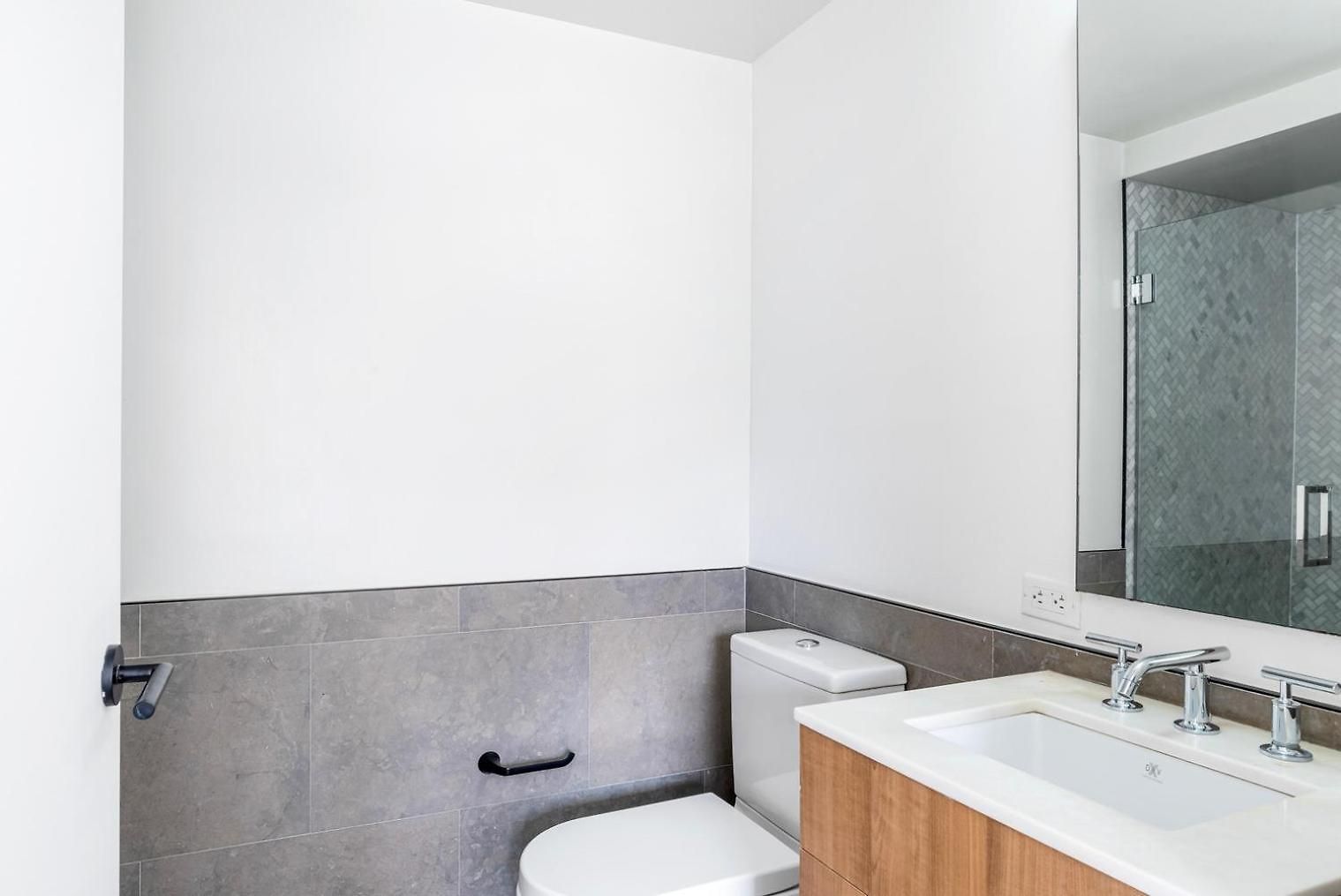East Village 2br W Doorman Nr Union Square Nyc-1155 *