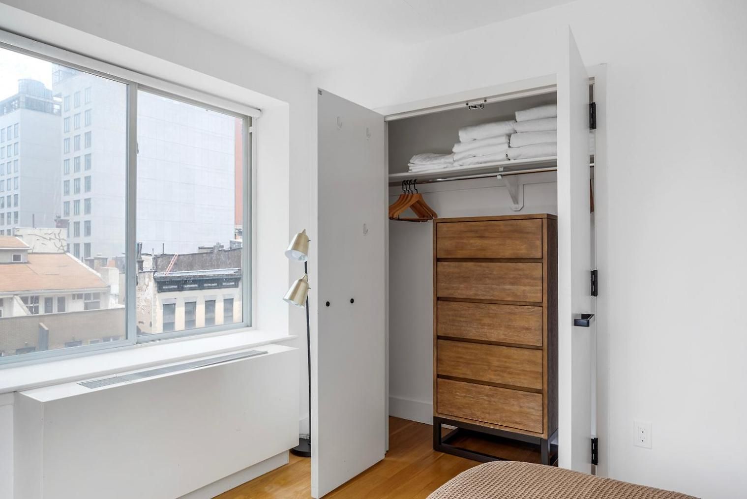 East Village 2br W Doorman Nr Union Square Nyc-1155 New York