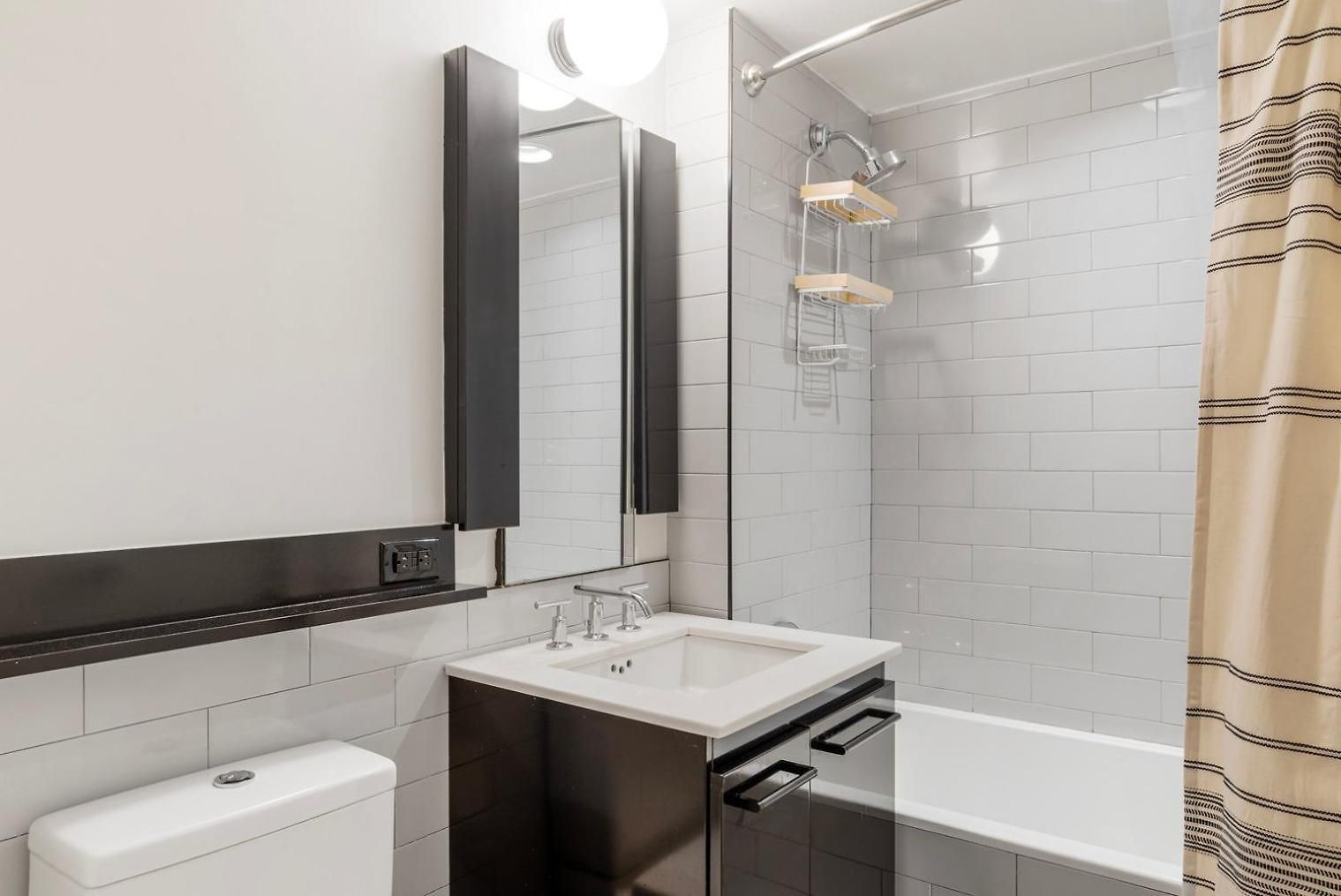 East Village 2br W Doorman Nr Union Square Nyc-1155 New York