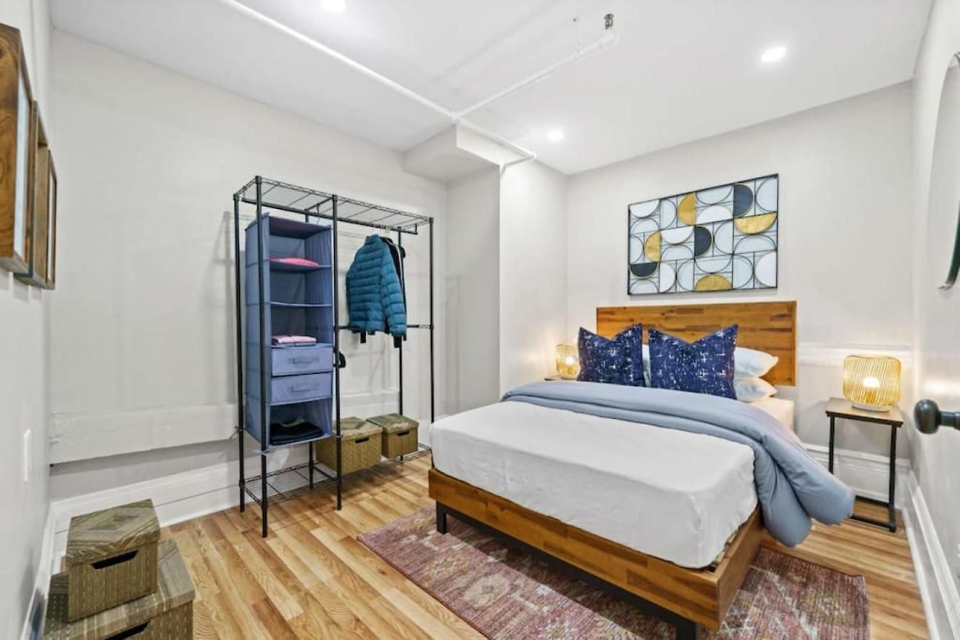 Family Brownstone With Private Backyard Near Subway Holiday home *