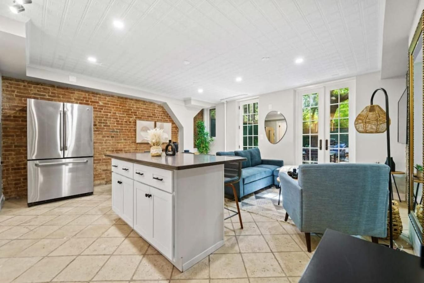 Family Brownstone With Private Backyard Near Subway Holiday home New York