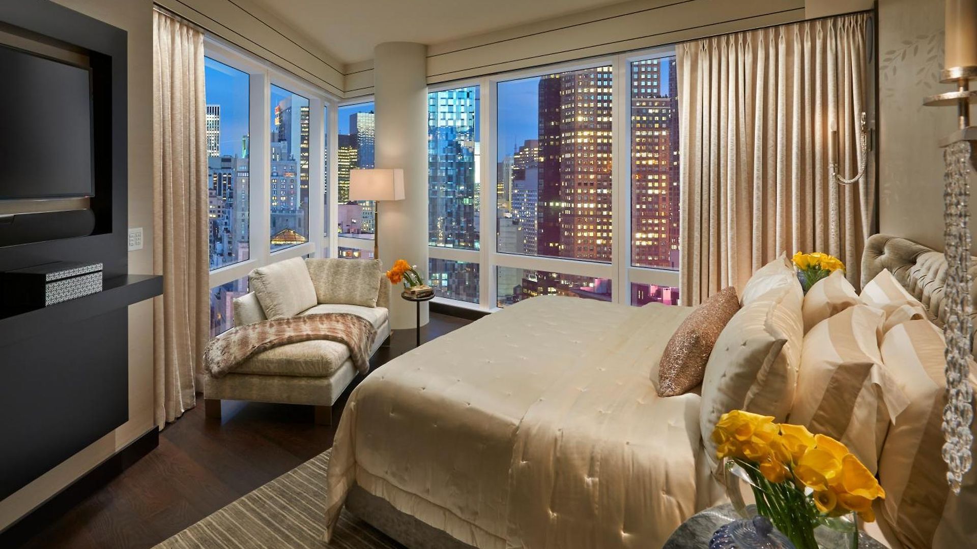 Mandarin Oriental, Hotel