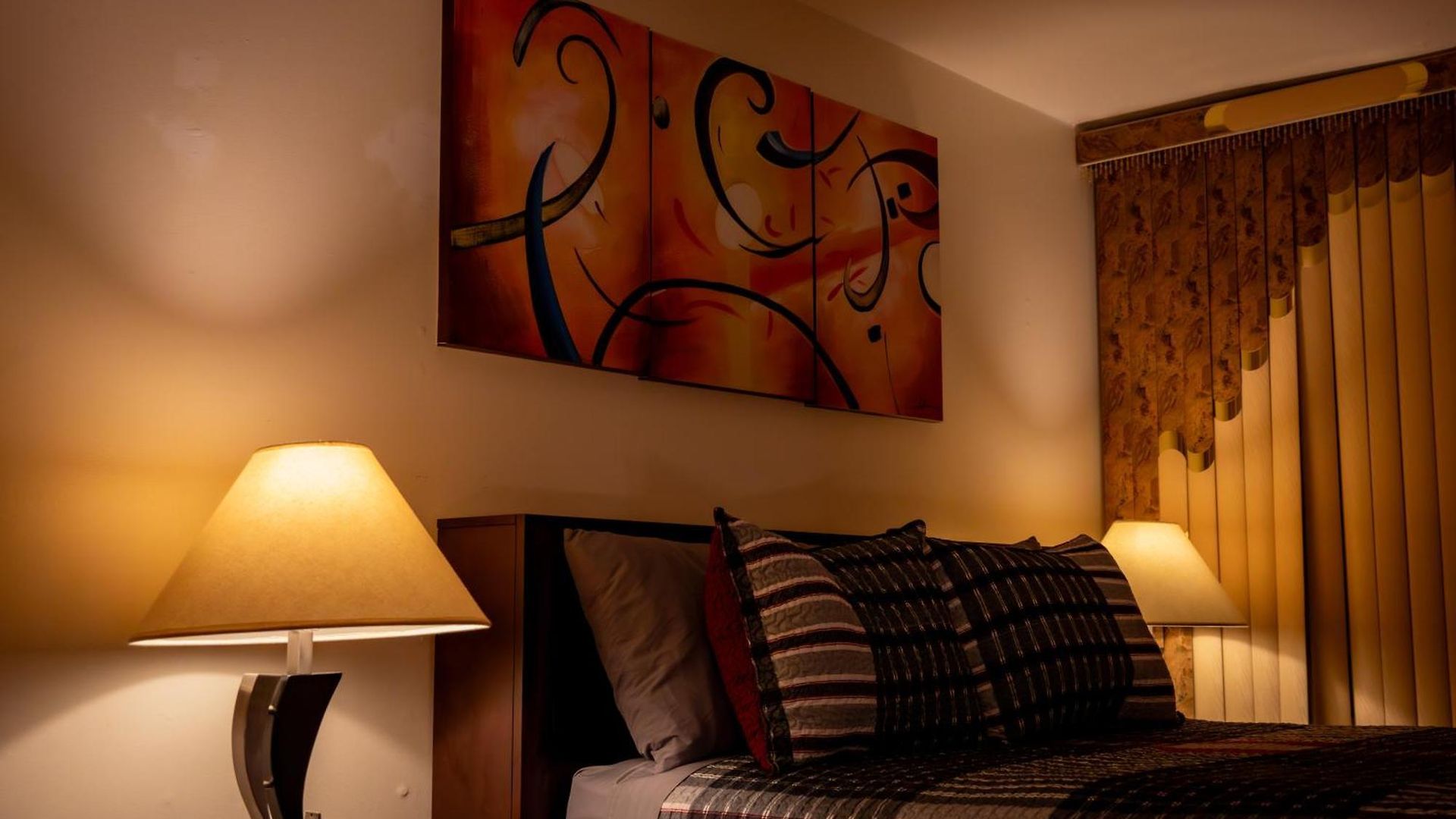 Spacious Comfy In Cozy Classy Duplex 2*