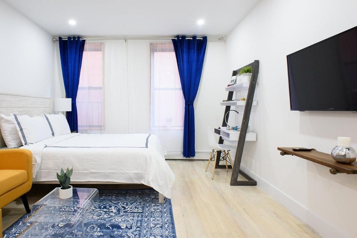 1597-9 Renovated Prime Ues Wd In Unit Apartment