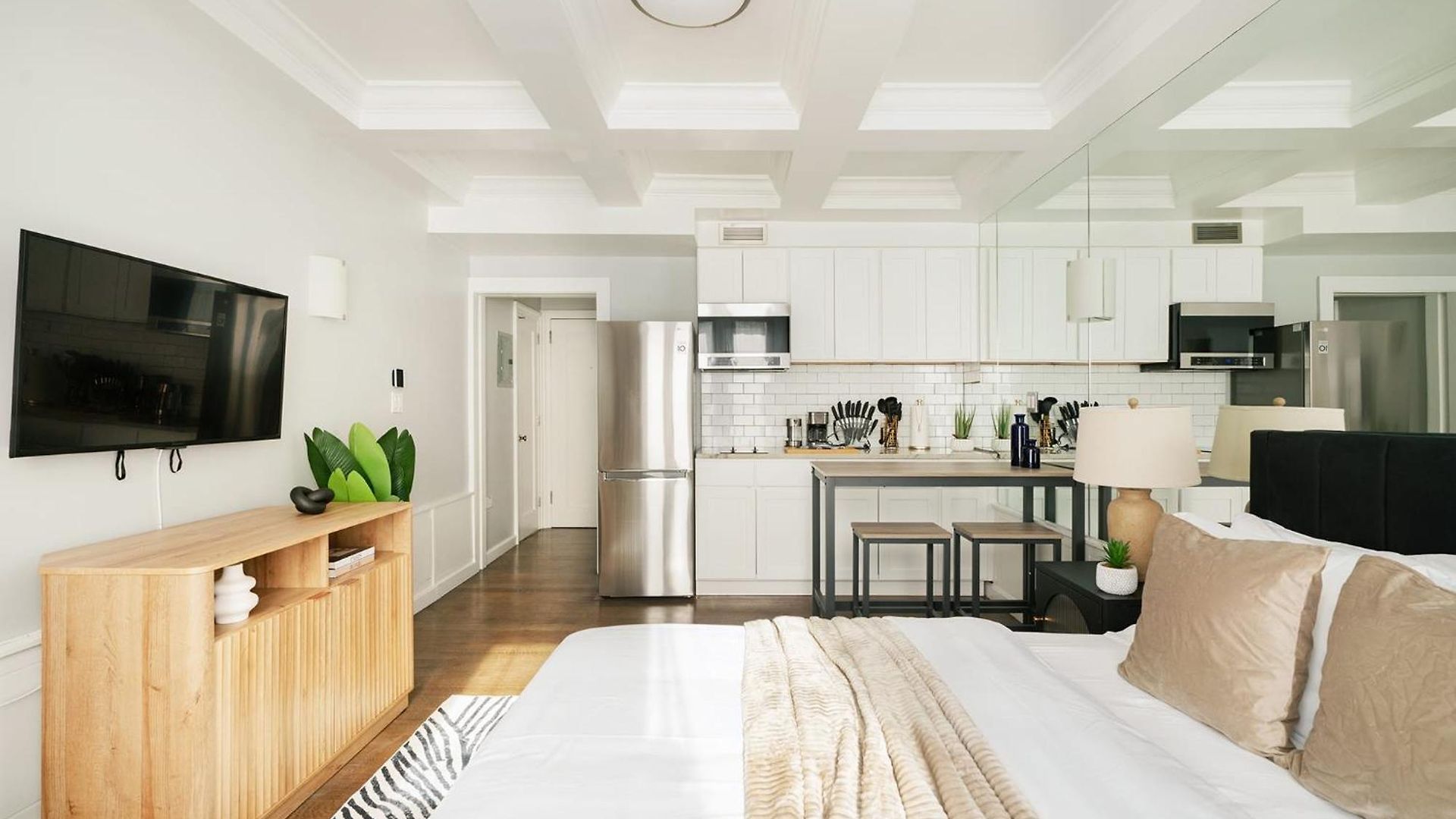 73-519 New Uws Doorman Gym Apartment New York