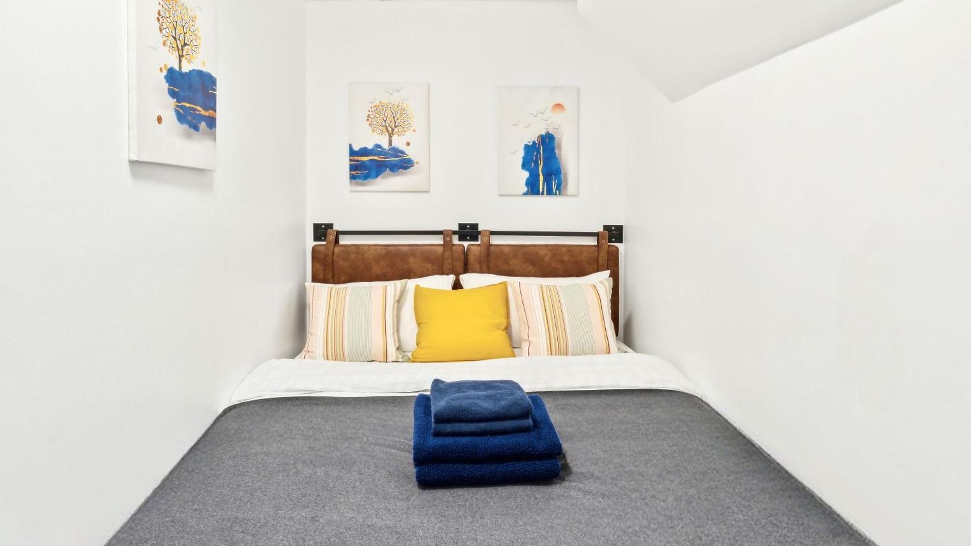 2 Bd Hidden Oasis In Lower Manhattan Apartment