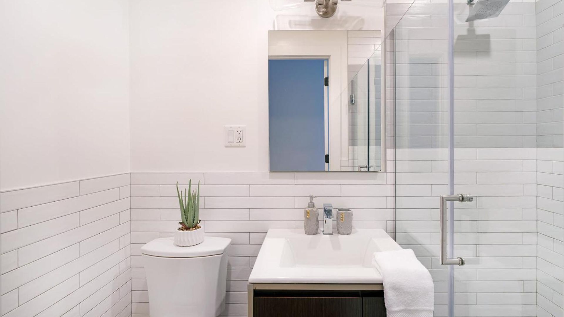Apartment 1290-16 New Renovated 2 Bedrooms In Ues