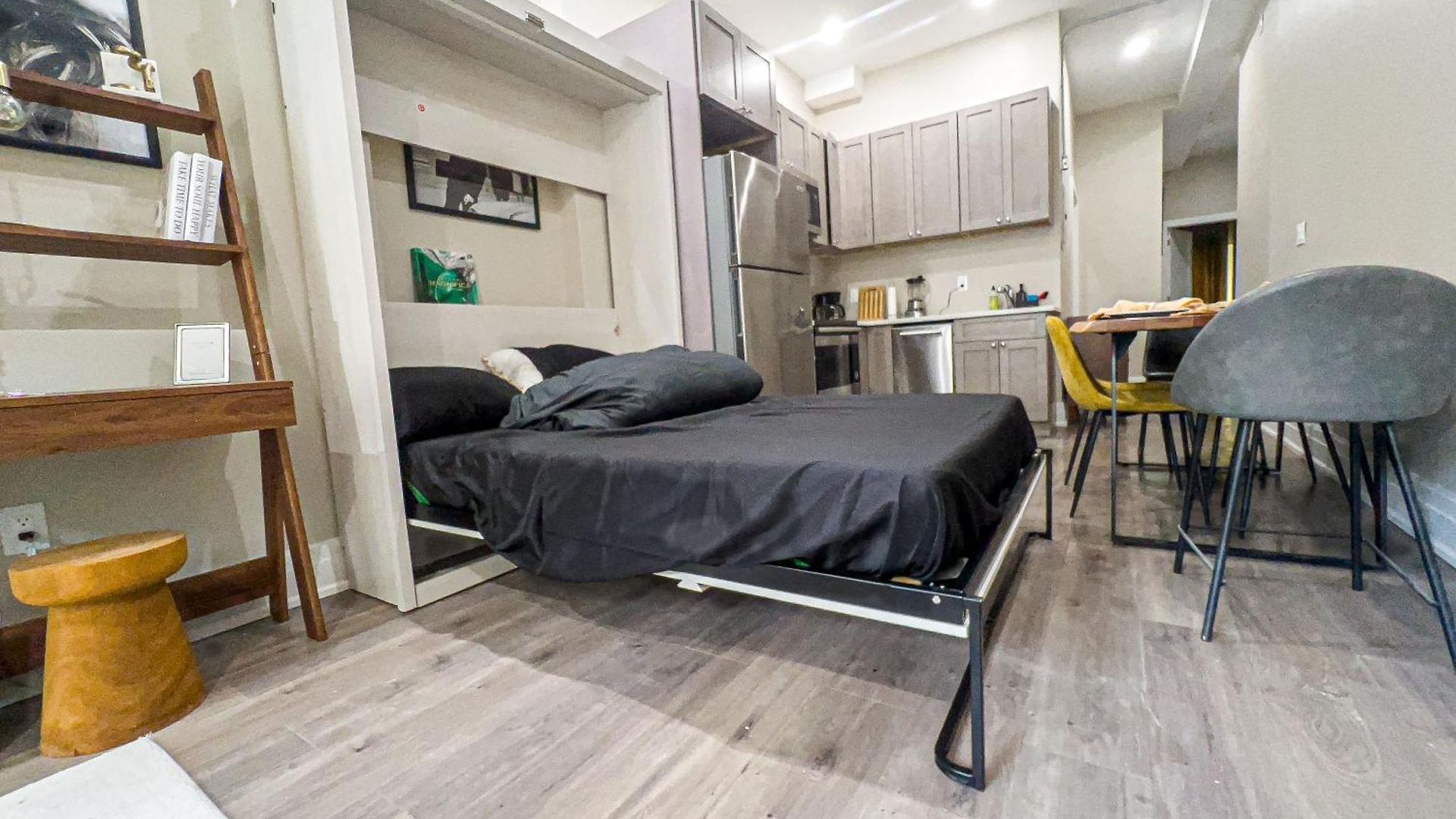Charming 2br Bkyrd Near Williamsburg