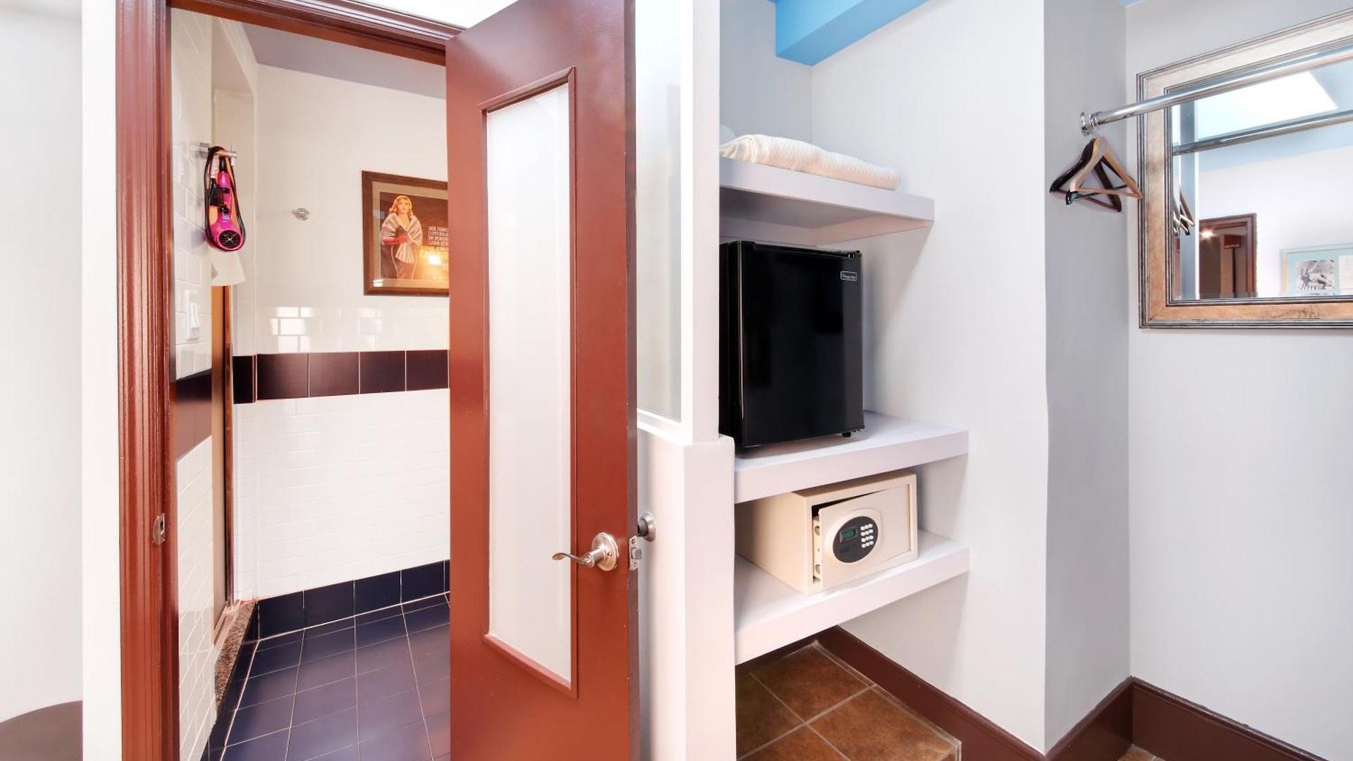 Chelsea Pines Hotel 3*