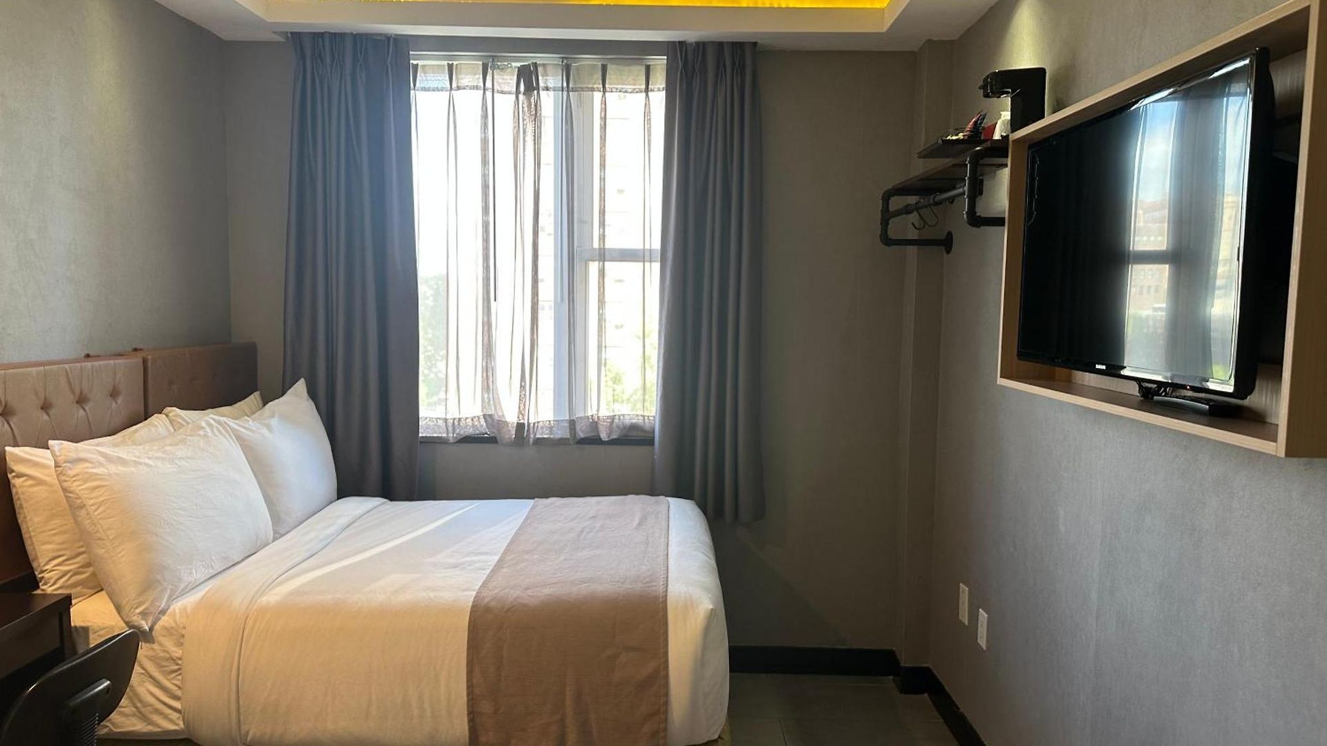 Hotel Madison Les