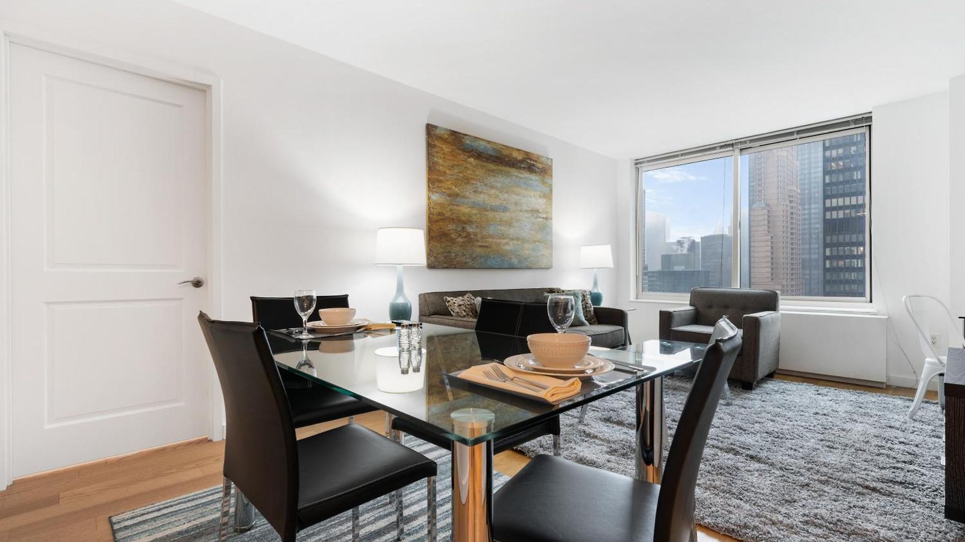 Global Luxury At The Marc Apartment *