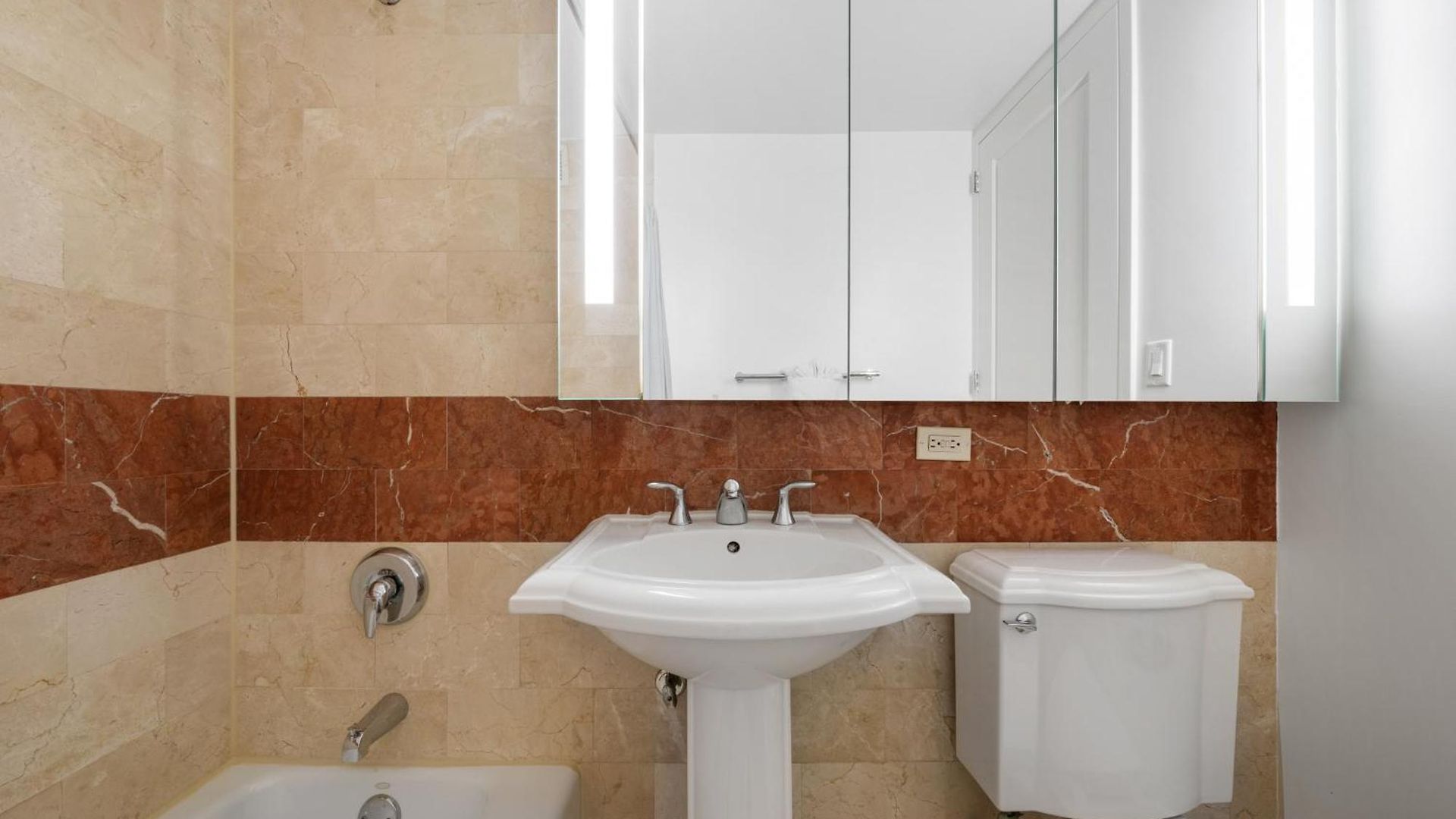 Global Luxury At The Marc Apartment