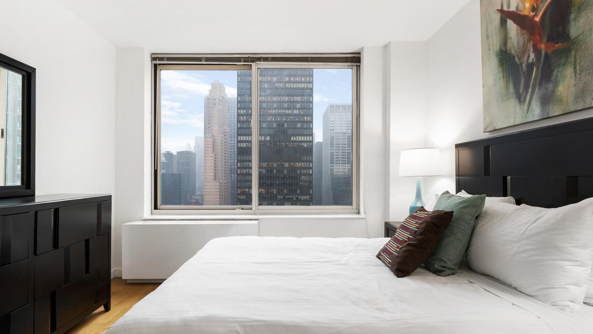 Global Luxury At The Marc Apartment *