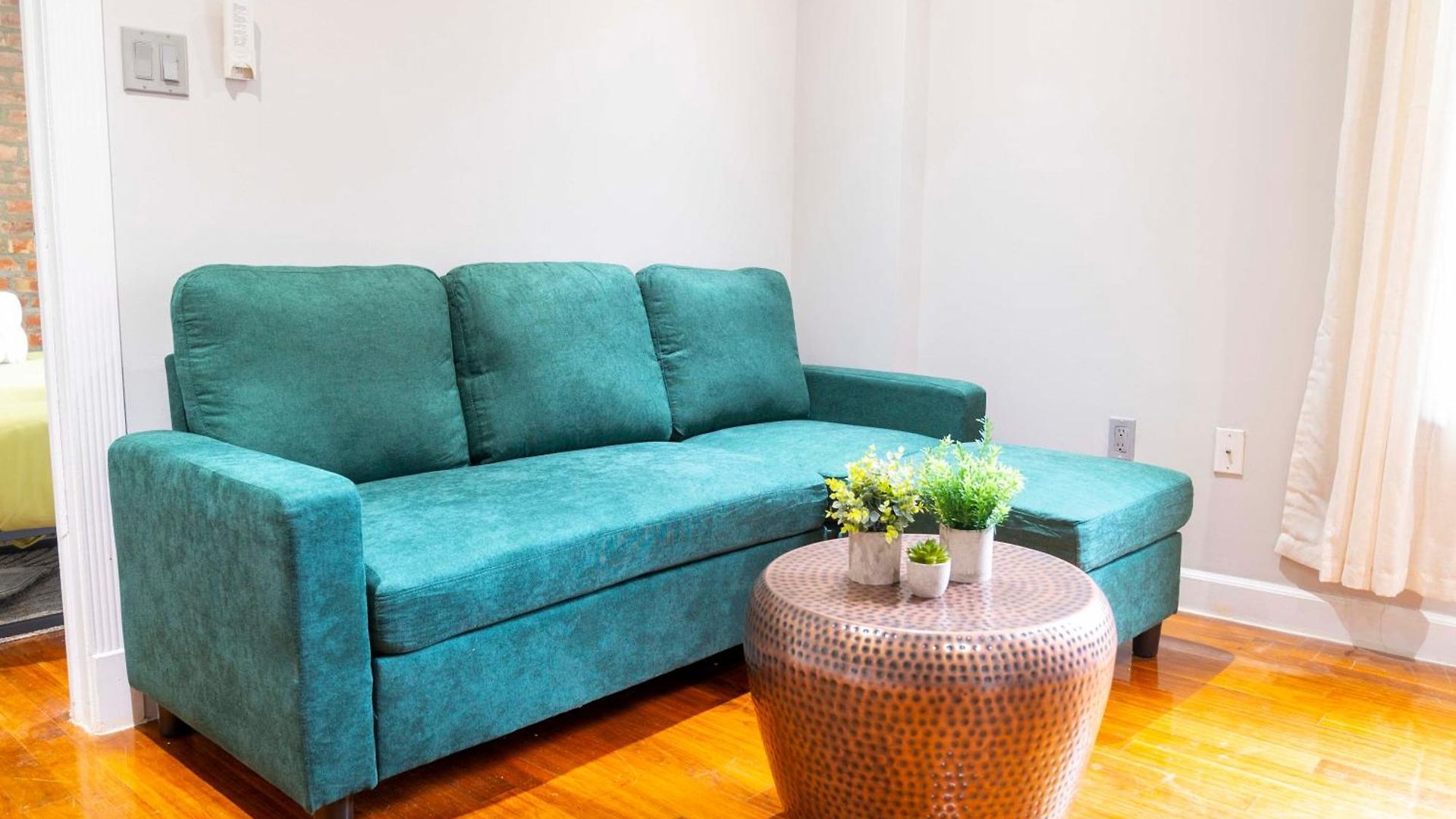 Stylish 2br In Manhattan *