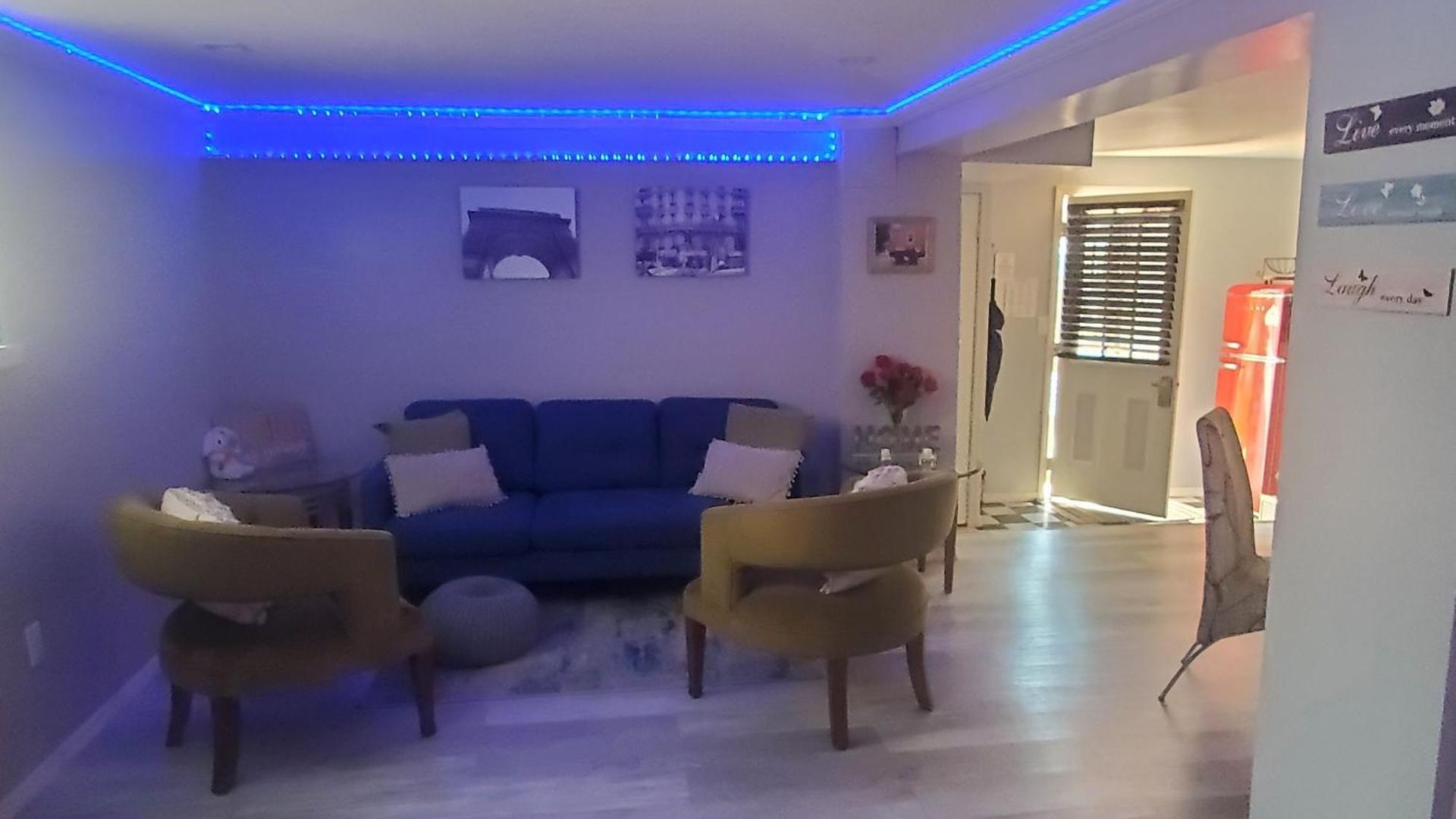 Lovely 2 Bedroom With 2 Entrance And Parking