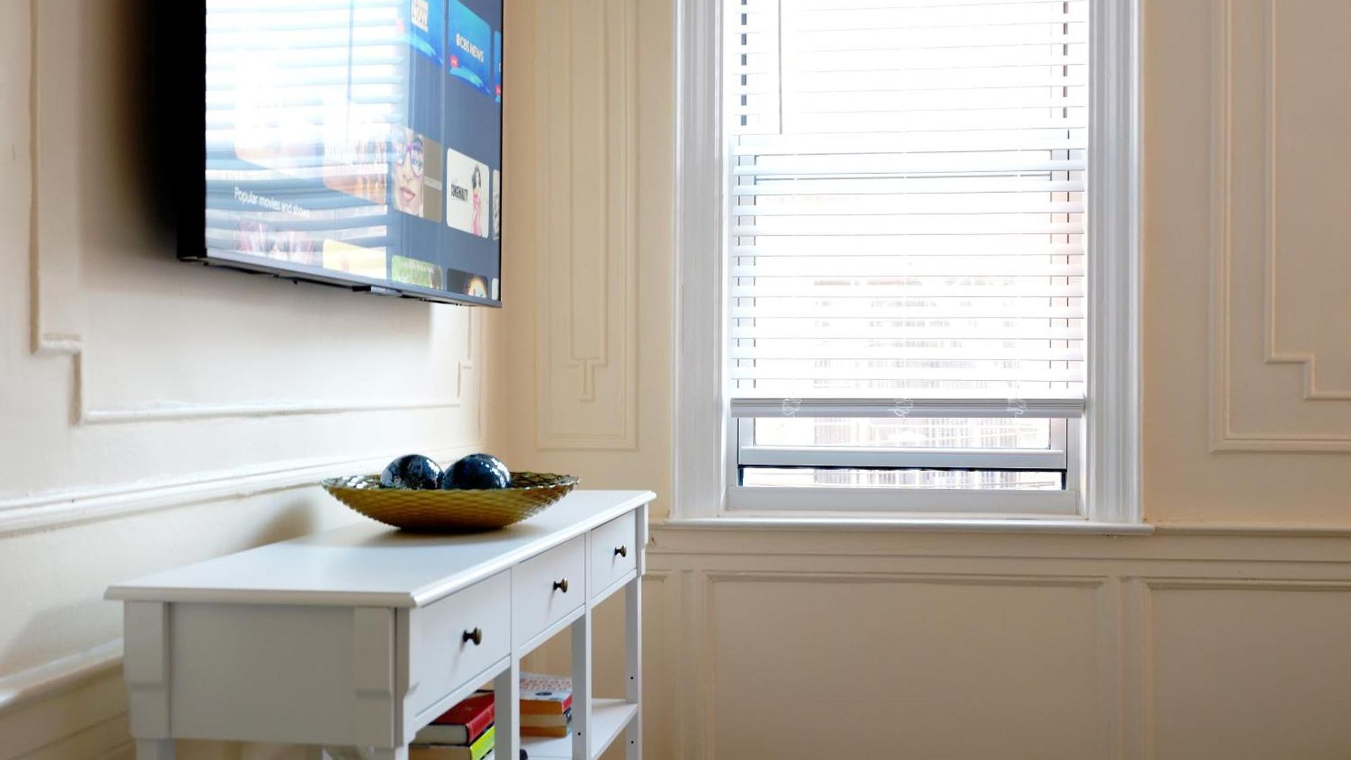 Newly Renovated - Minutes From The Apartment *