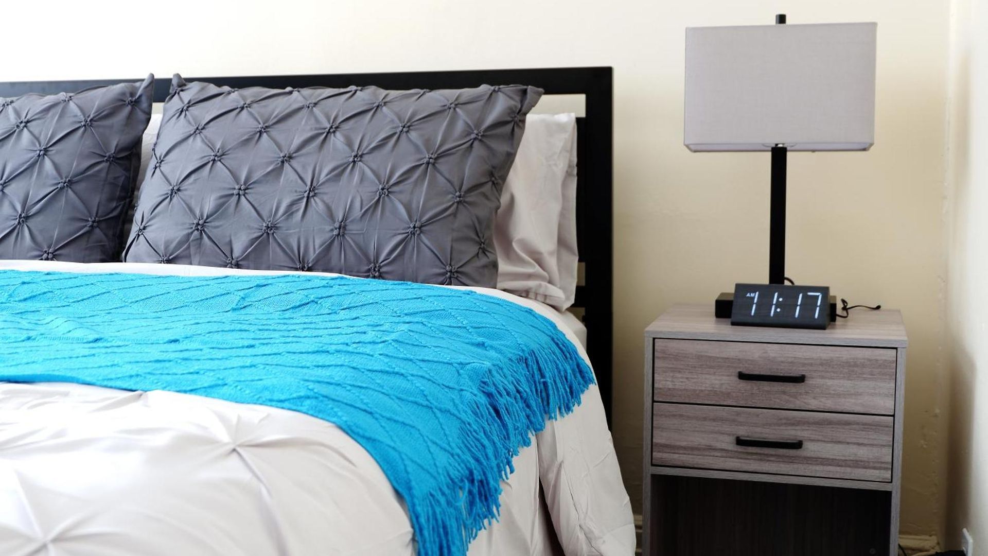 Newly Renovated - Minutes From The Apartment New York