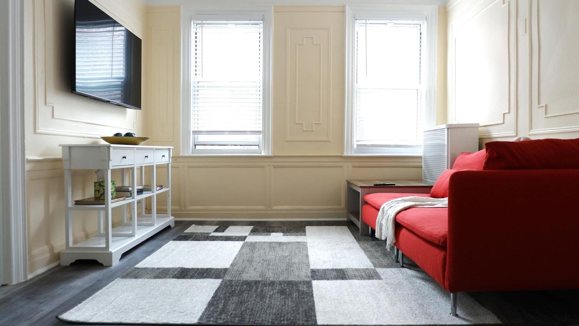 Newly Renovated - Minutes From The Apartment *
