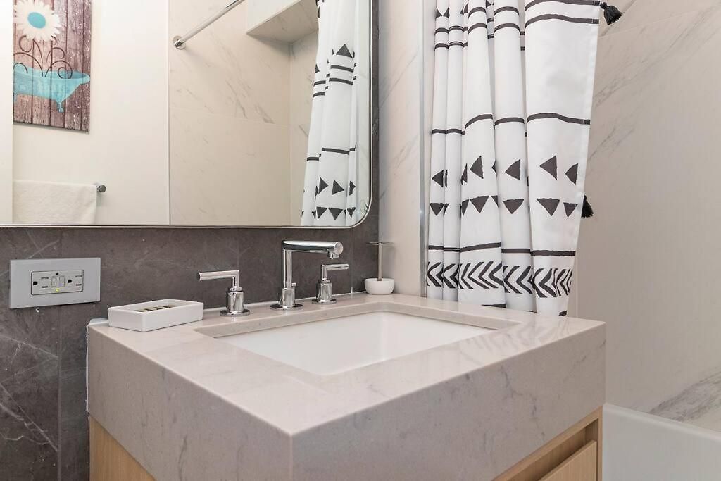 Lux Designer Nomad 1br Doorman!
