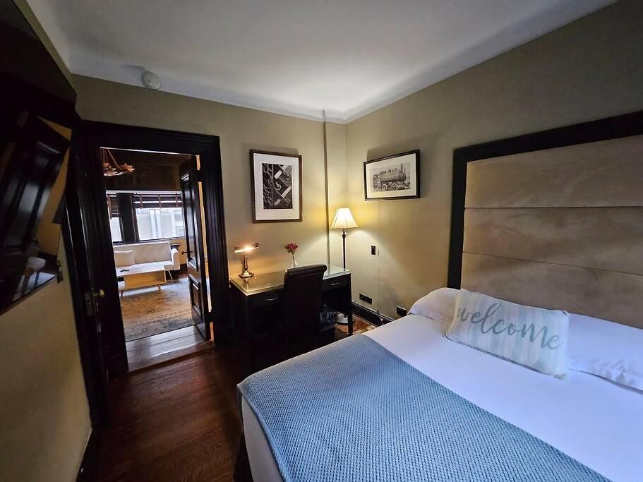Full 2-bedroom The Mansfield Midtown Apartment New York