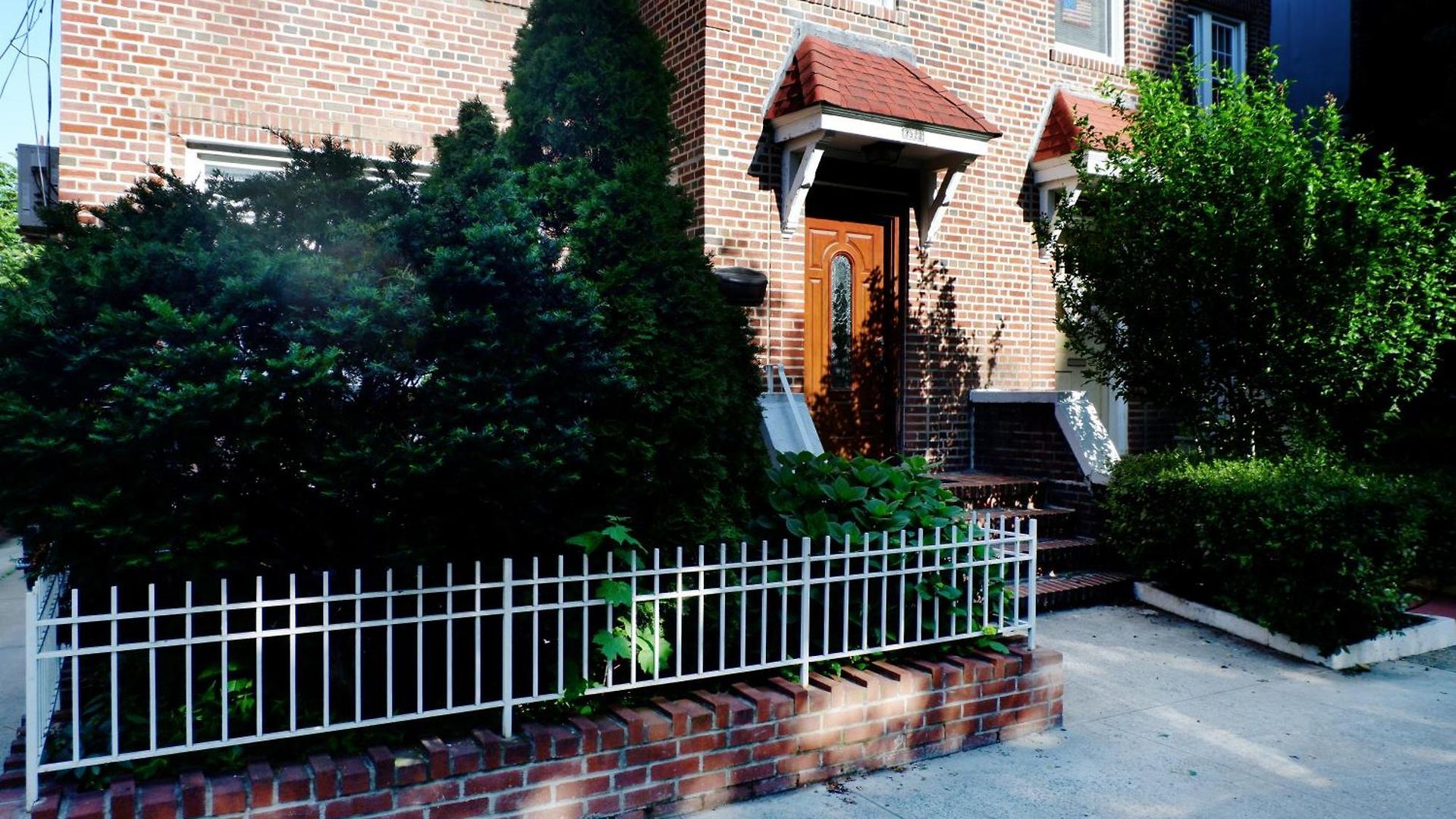 Newly Renovated - Minutes From The *