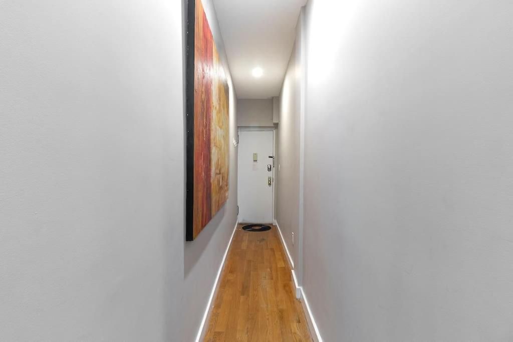 Renovated Lower Eastside 2br Washer Dryer